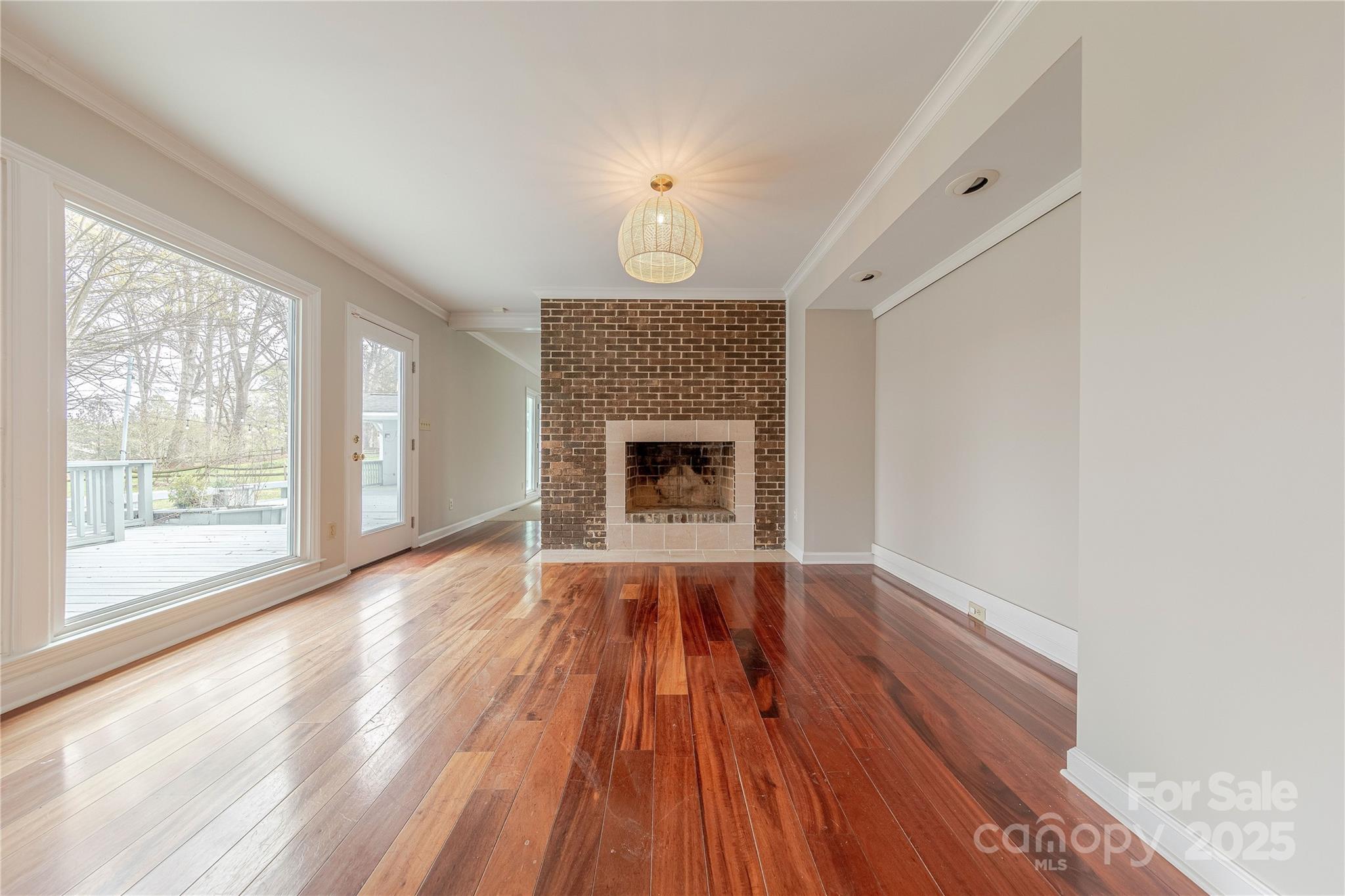 10101 Woodview Circle