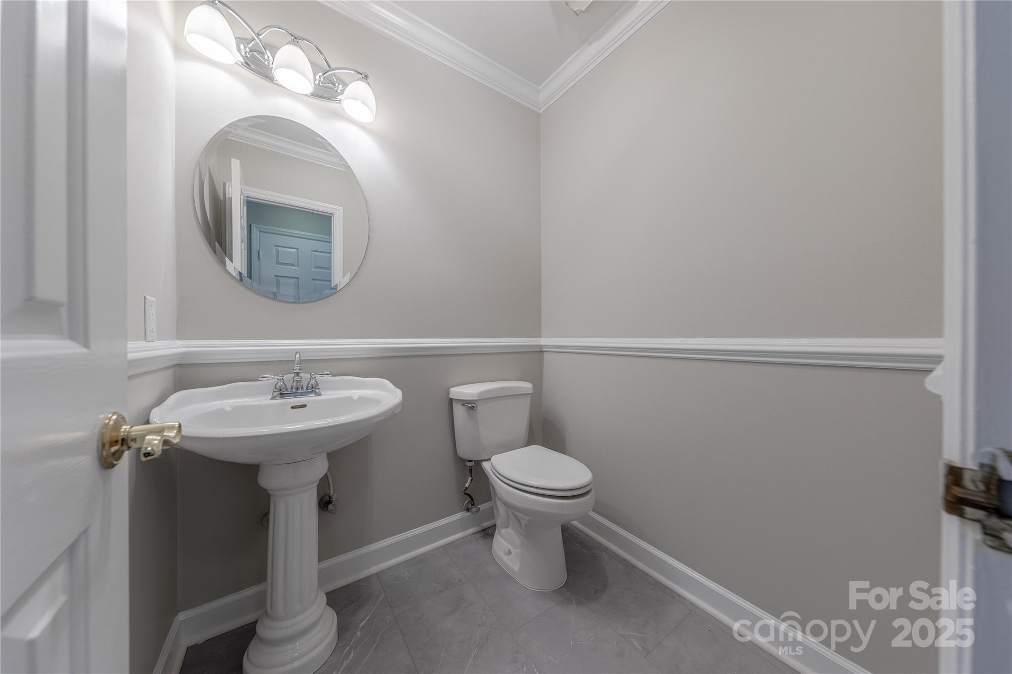 10101 Woodview Circle