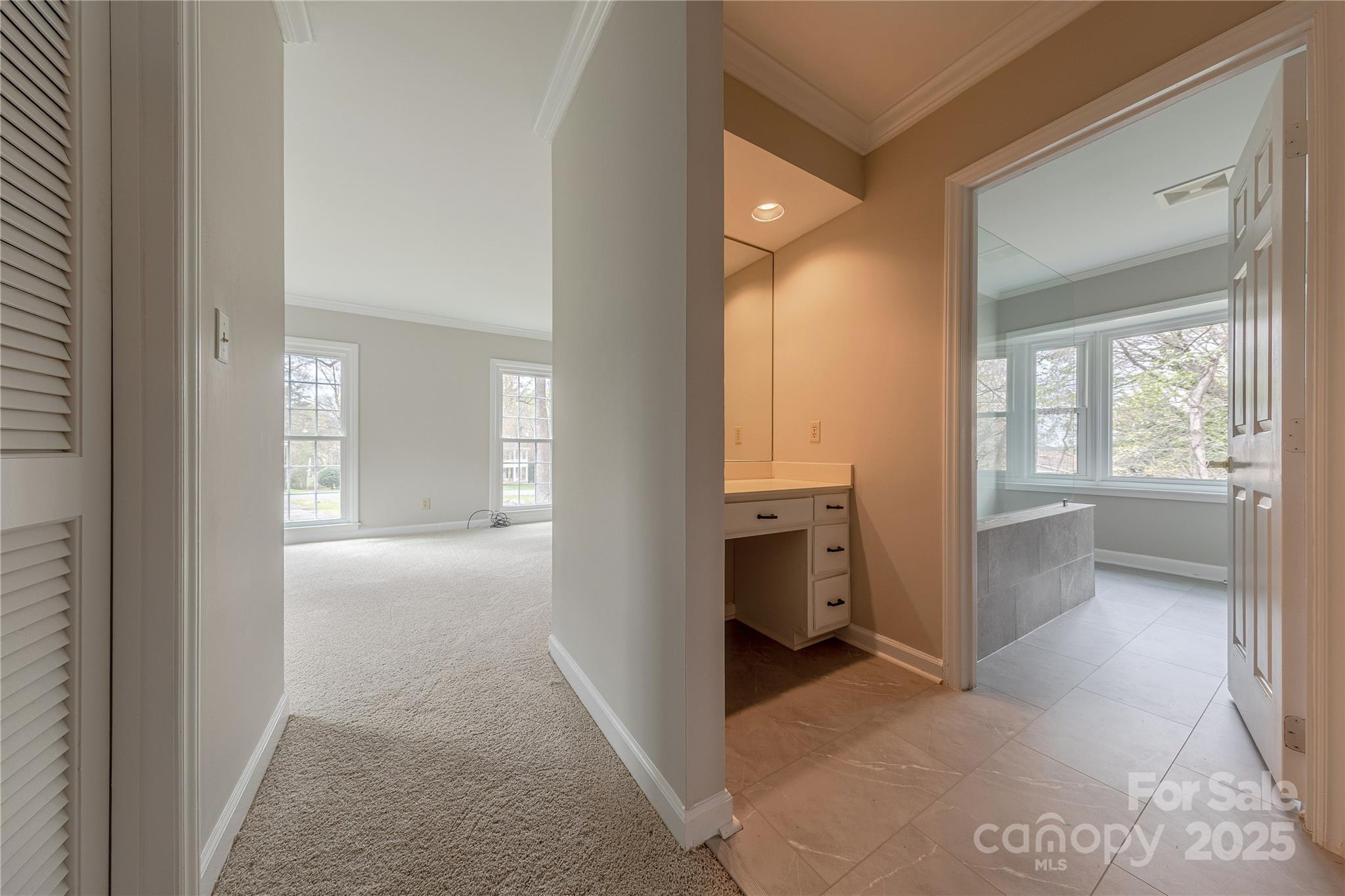 10101 Woodview Circle