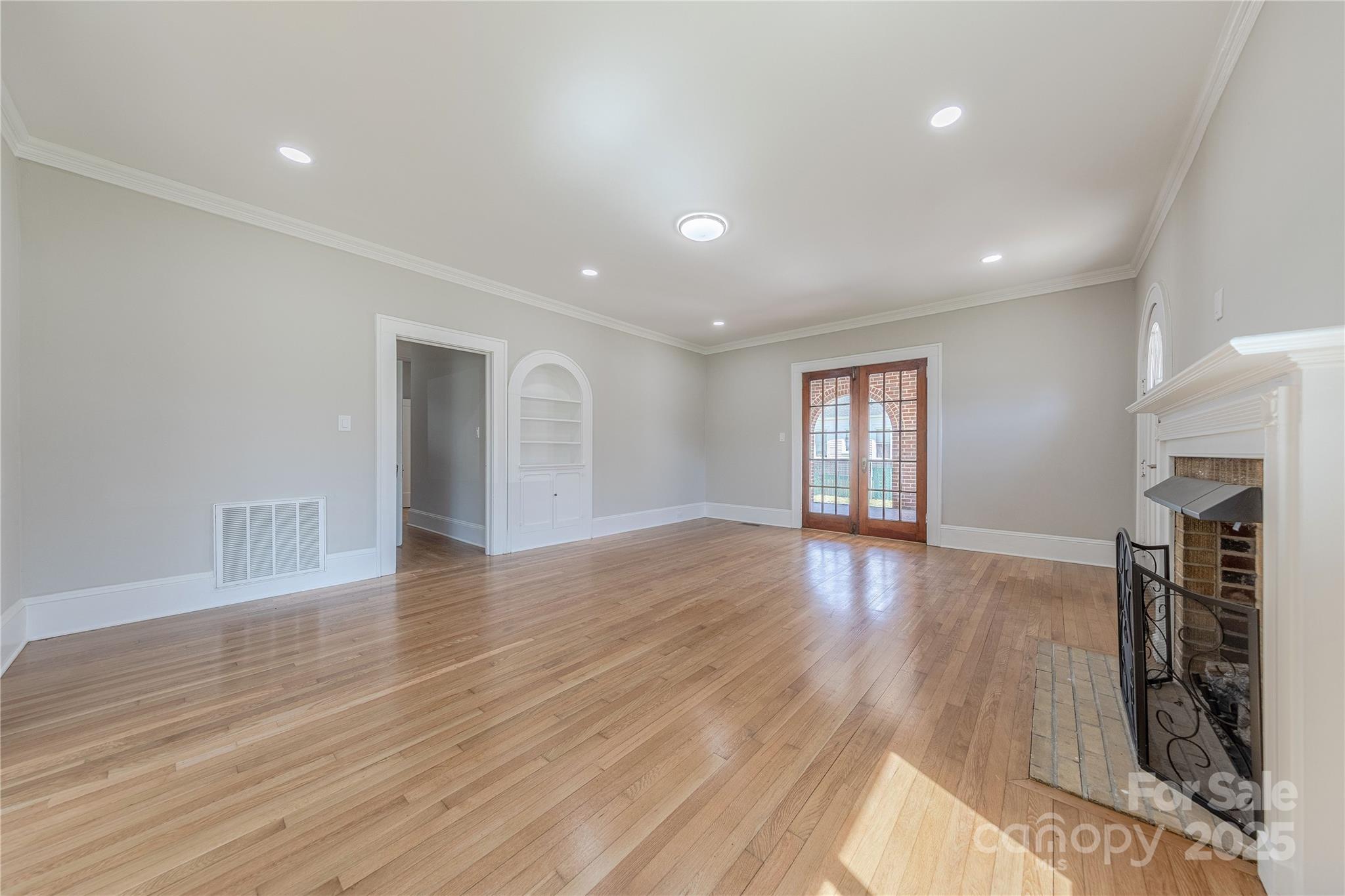 410 E Arch Street
