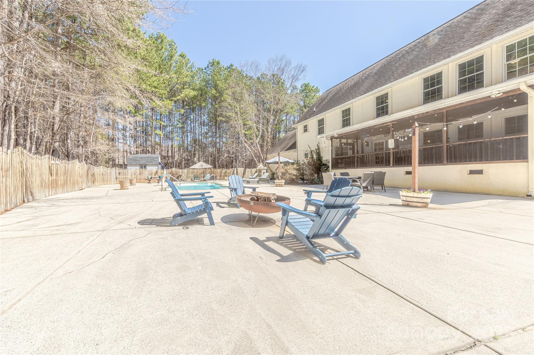 2174 Mckee Road