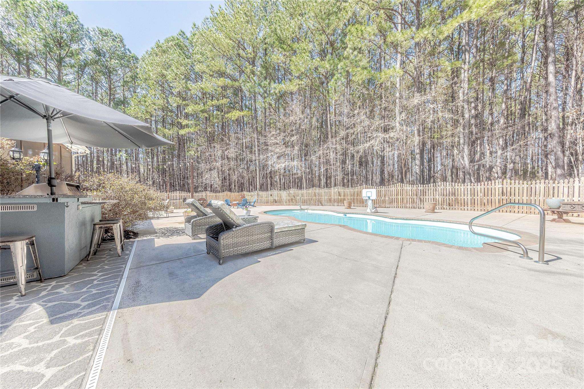2174 Mckee Road