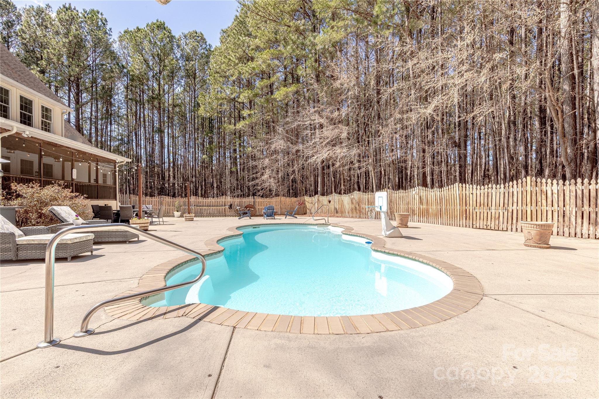 2174 Mckee Road