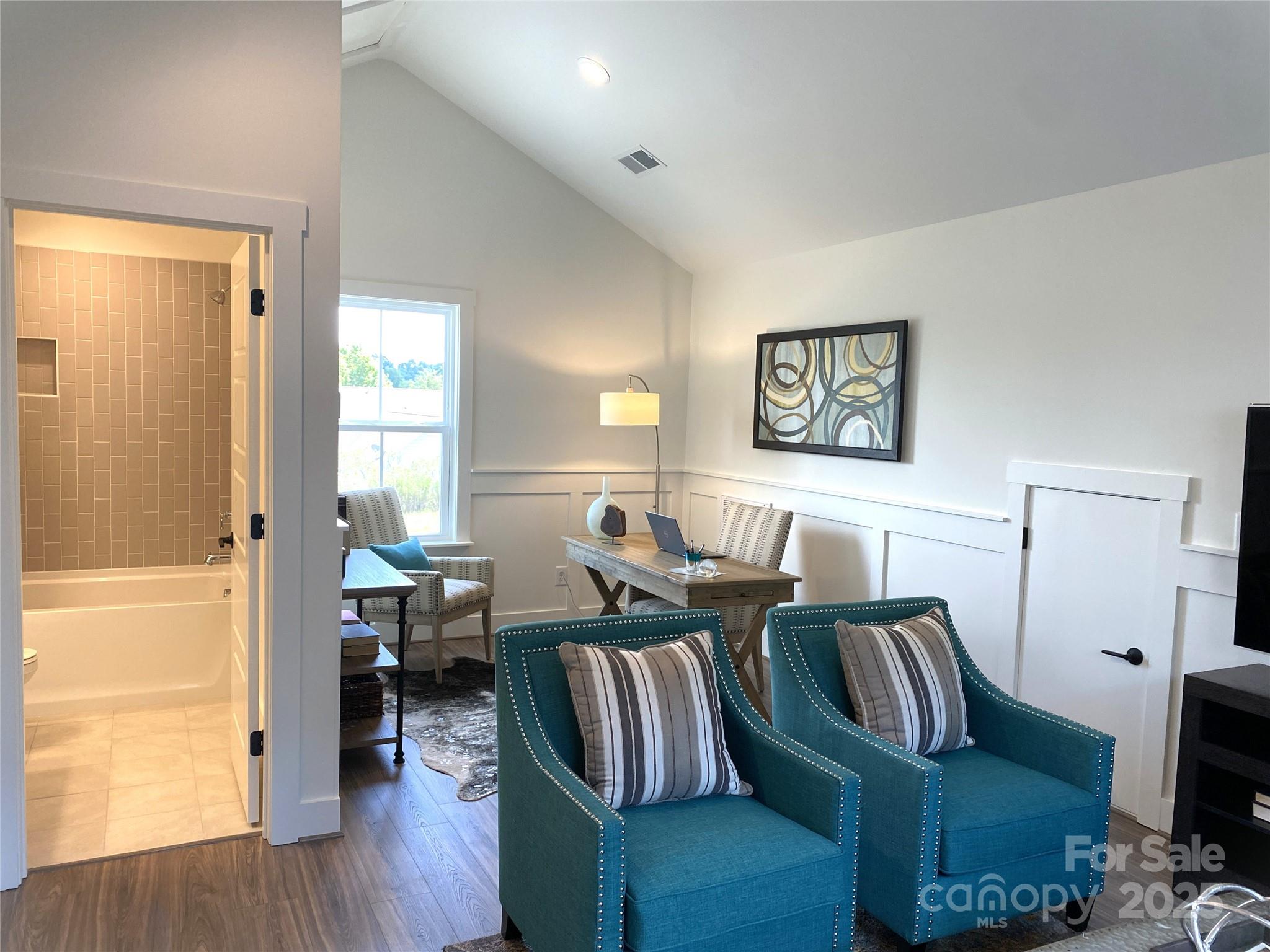 19044 Newburg Hill Road Unit: 26