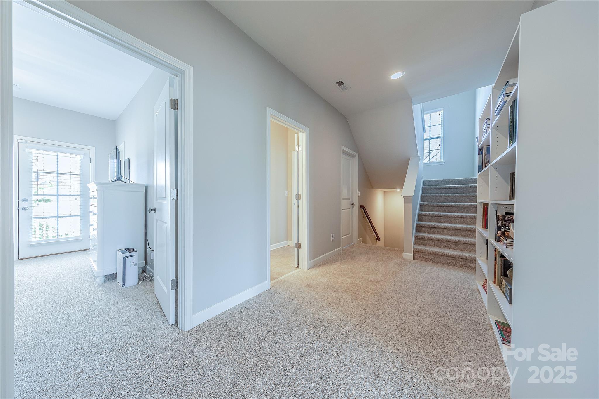 5250 Meadowcroft Way
