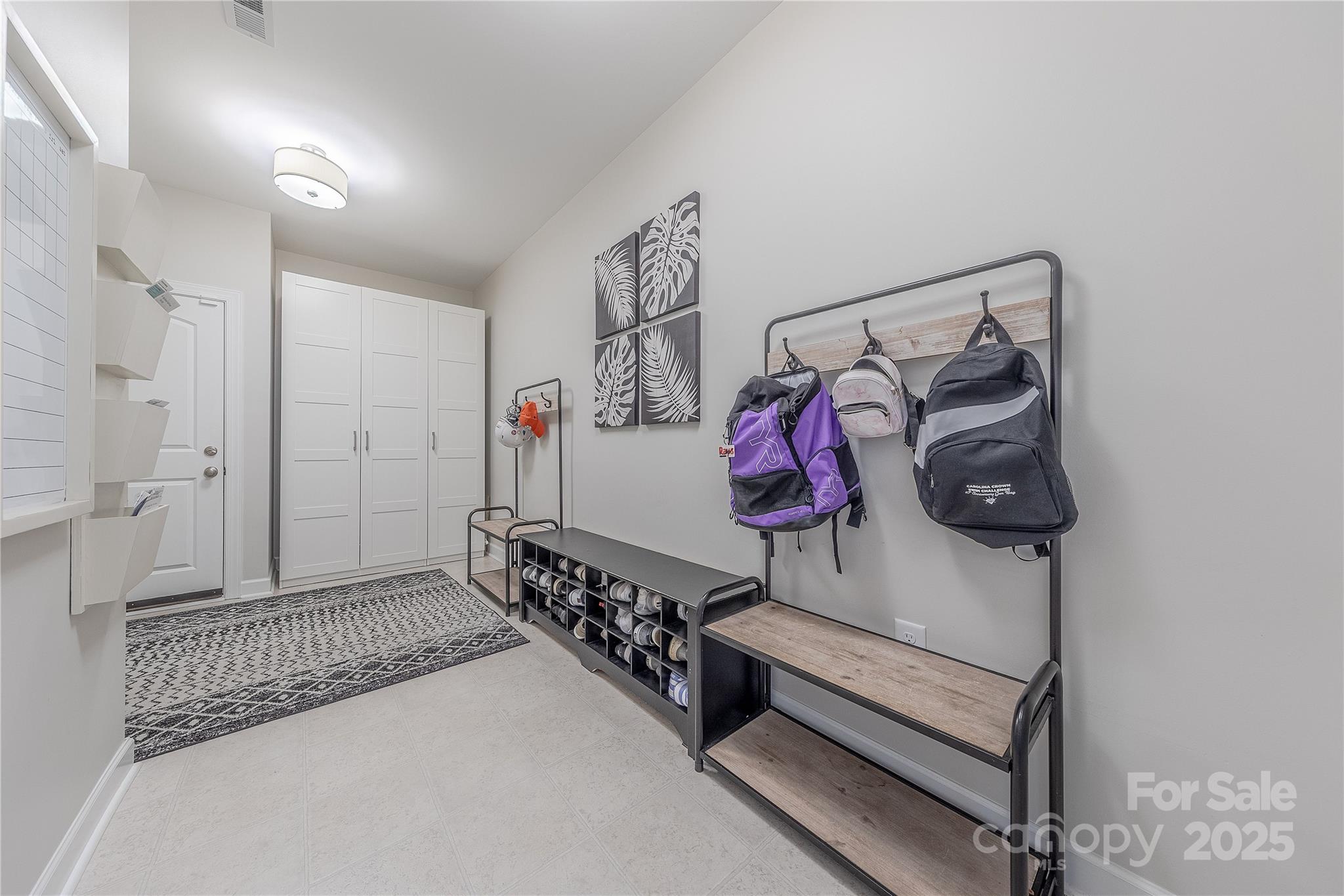 5128 Oakhaven Lane
