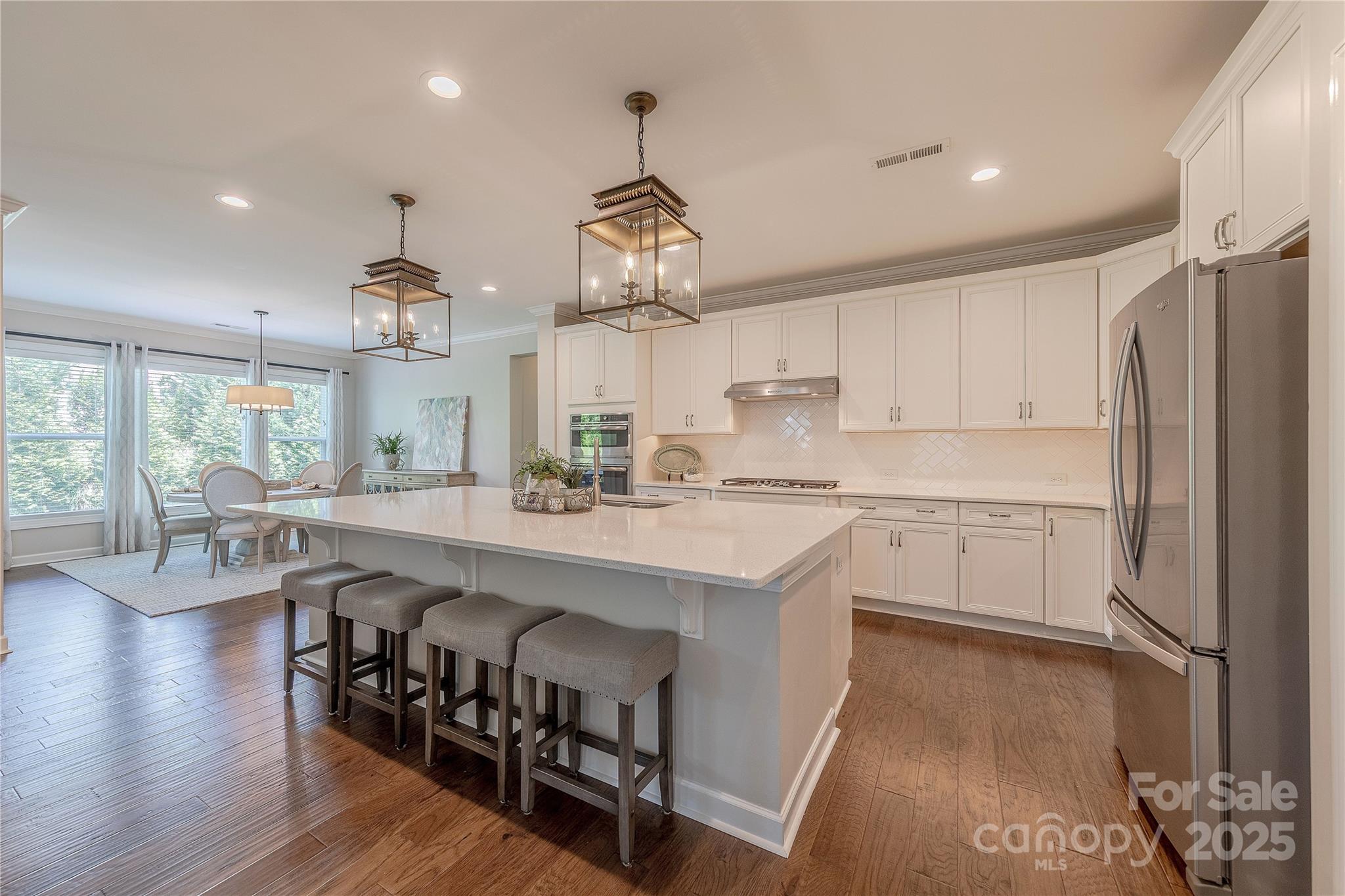 5128 Oakhaven Lane