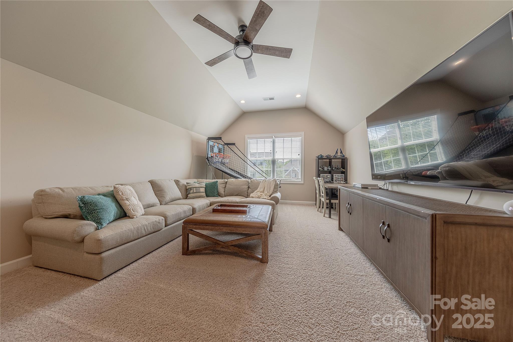5128 Oakhaven Lane