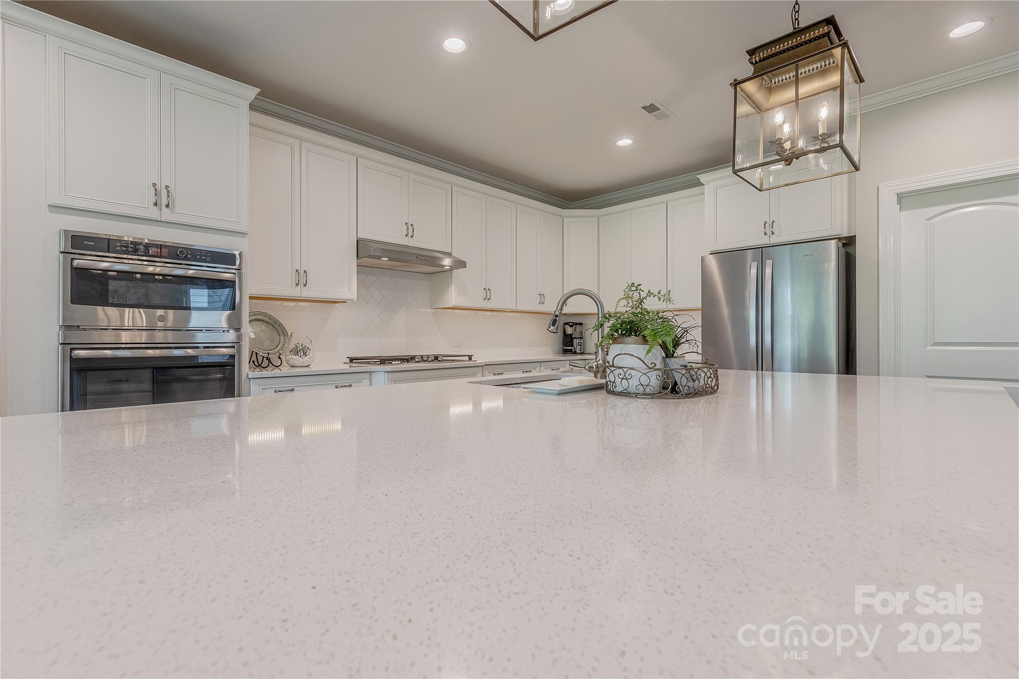 5128 Oakhaven Lane