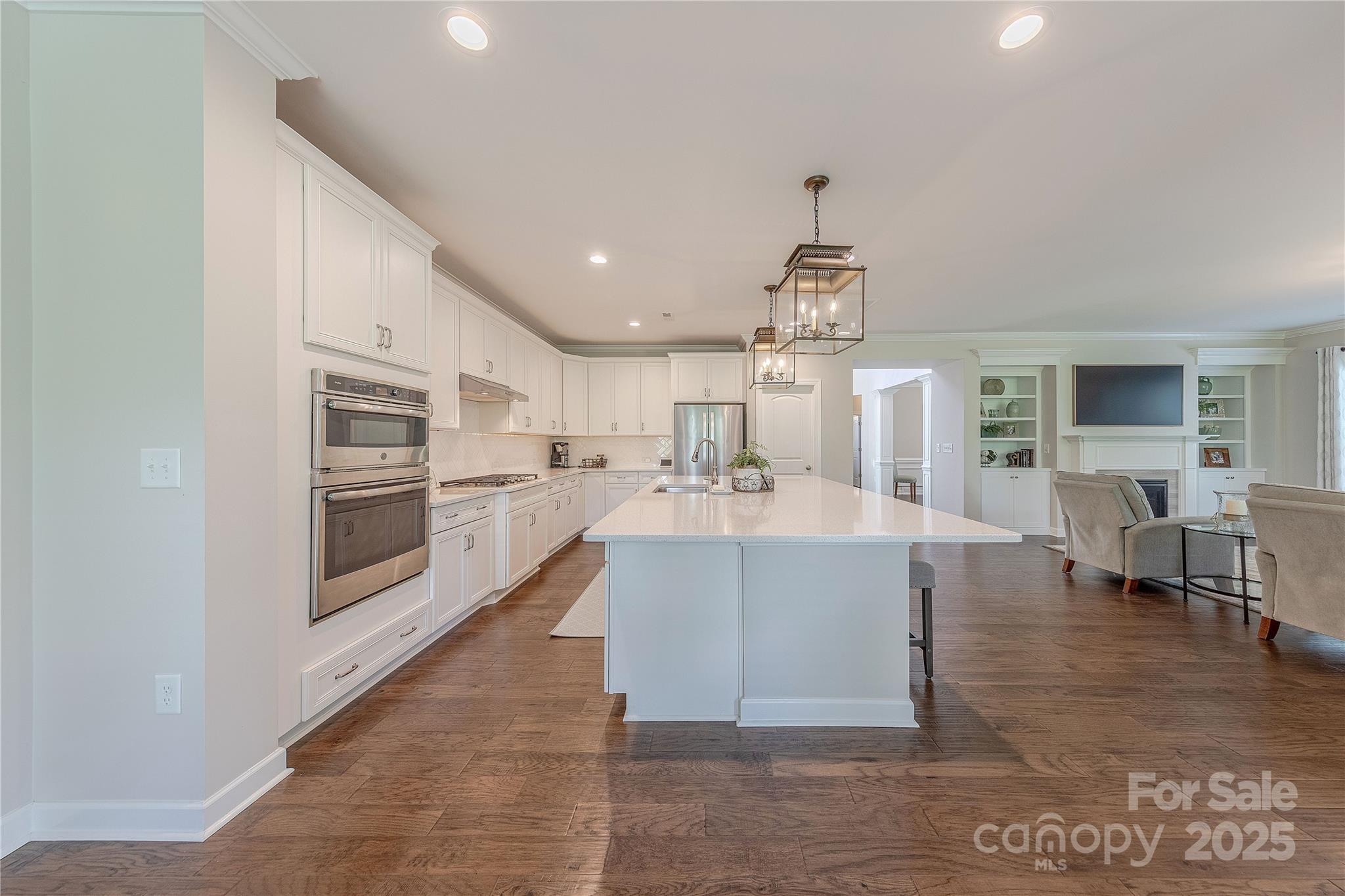 5128 Oakhaven Lane