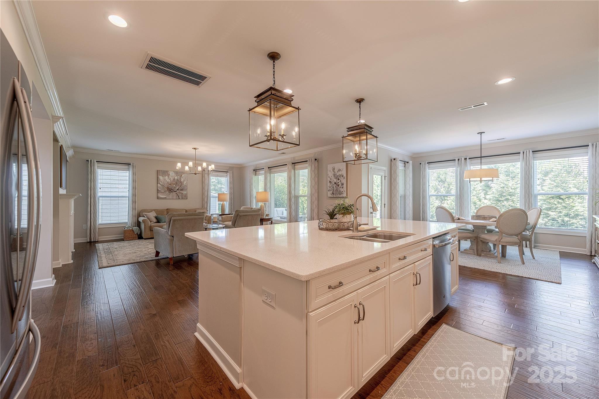 5128 Oakhaven Lane
