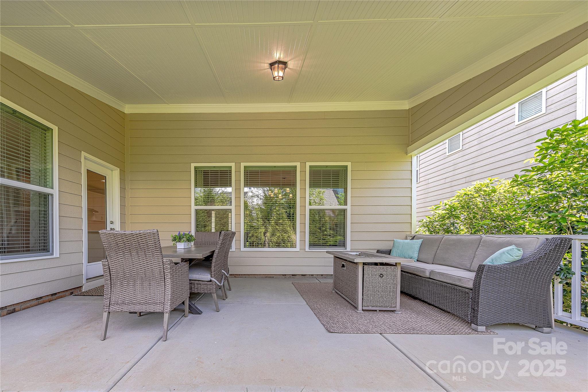 5128 Oakhaven Lane