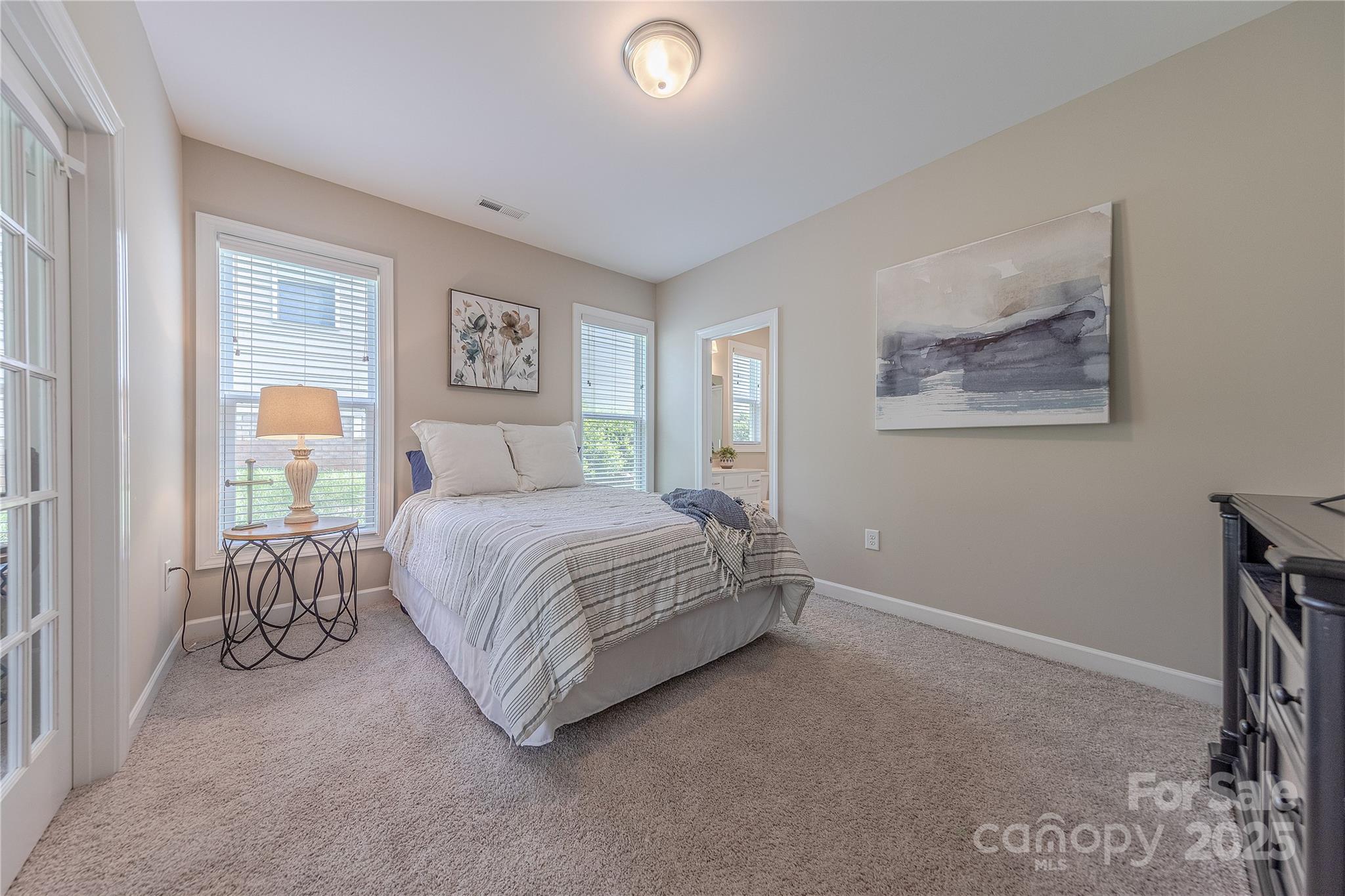 5128 Oakhaven Lane