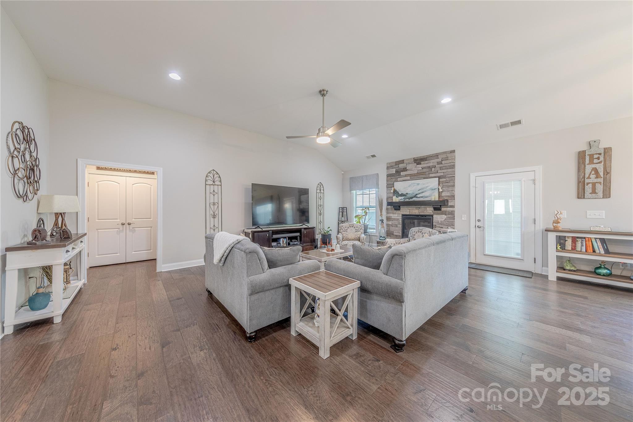 1022 Curling Creek Drive