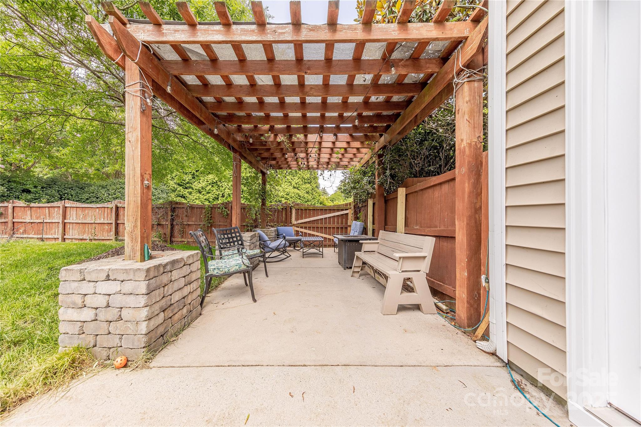 516 Fair Oaks Drive