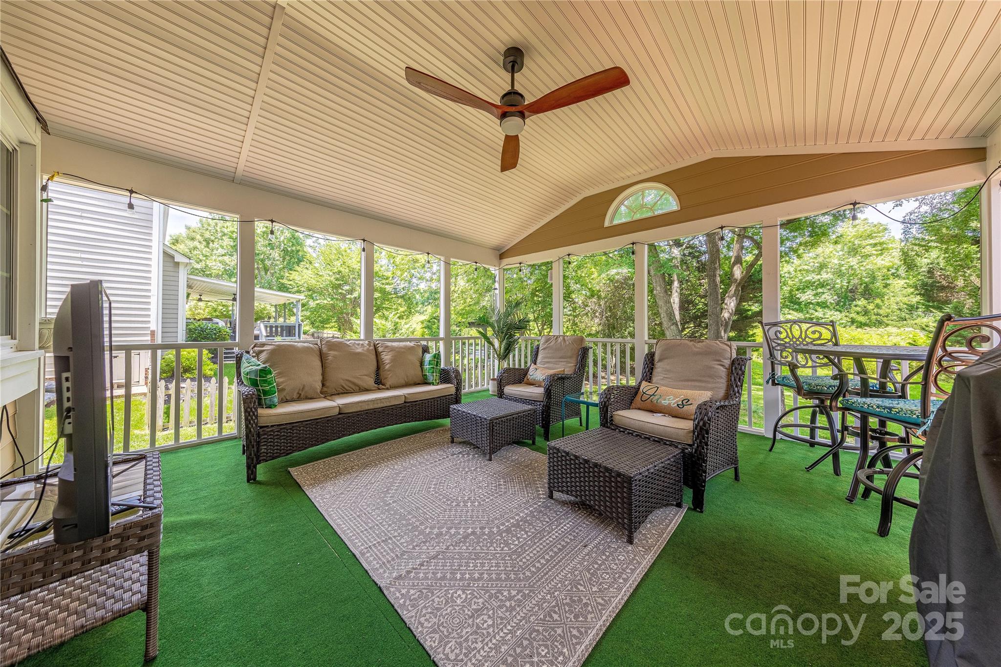 5707 Fairvista Drive