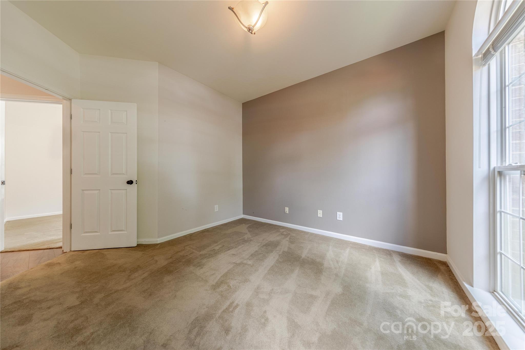 901 Clearbrook Road