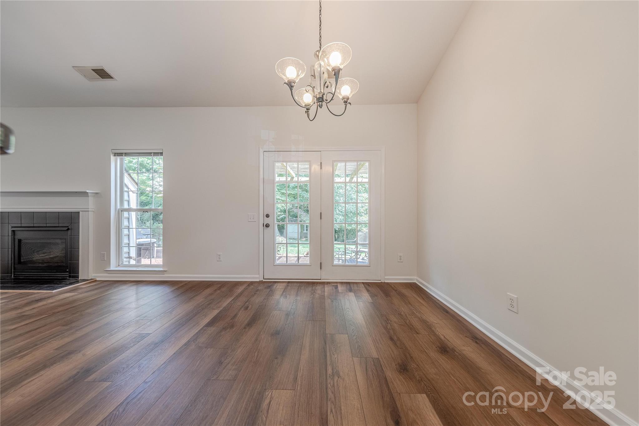 901 Clearbrook Road