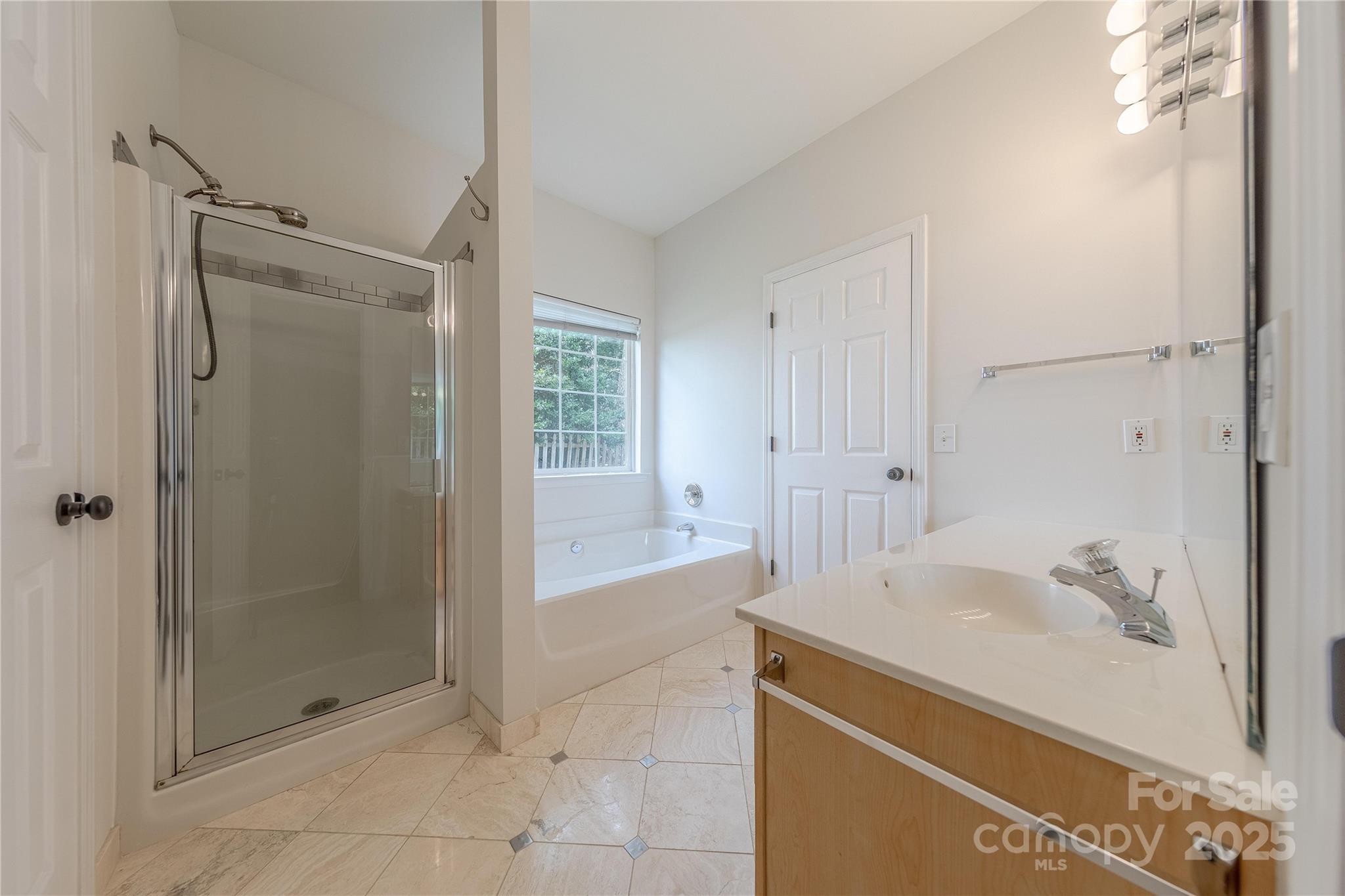 901 Clearbrook Road