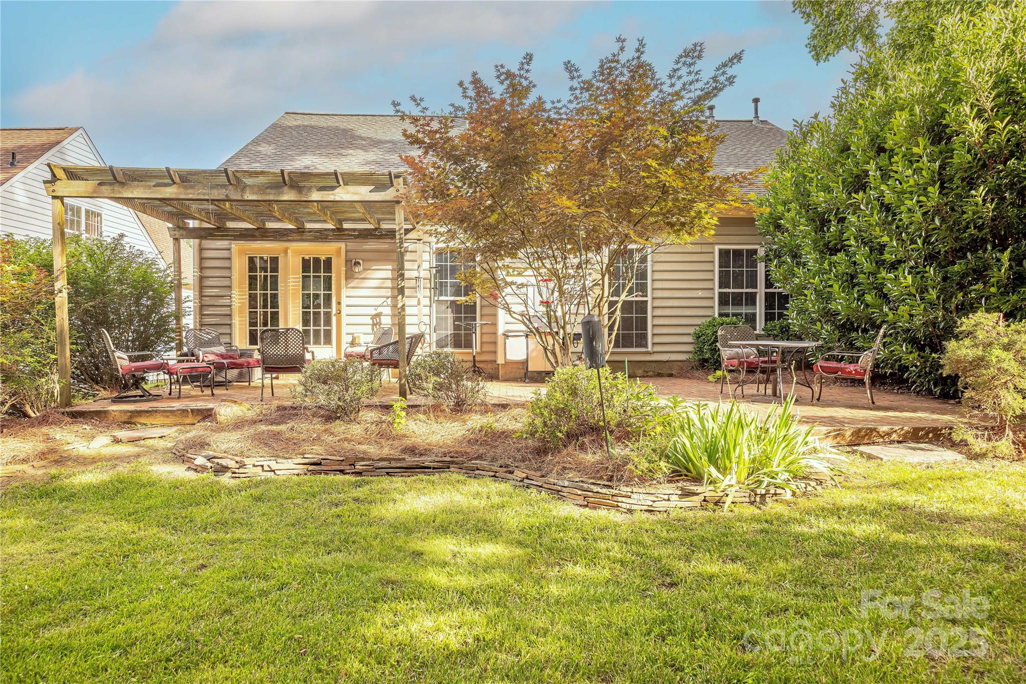 901 Clearbrook Road