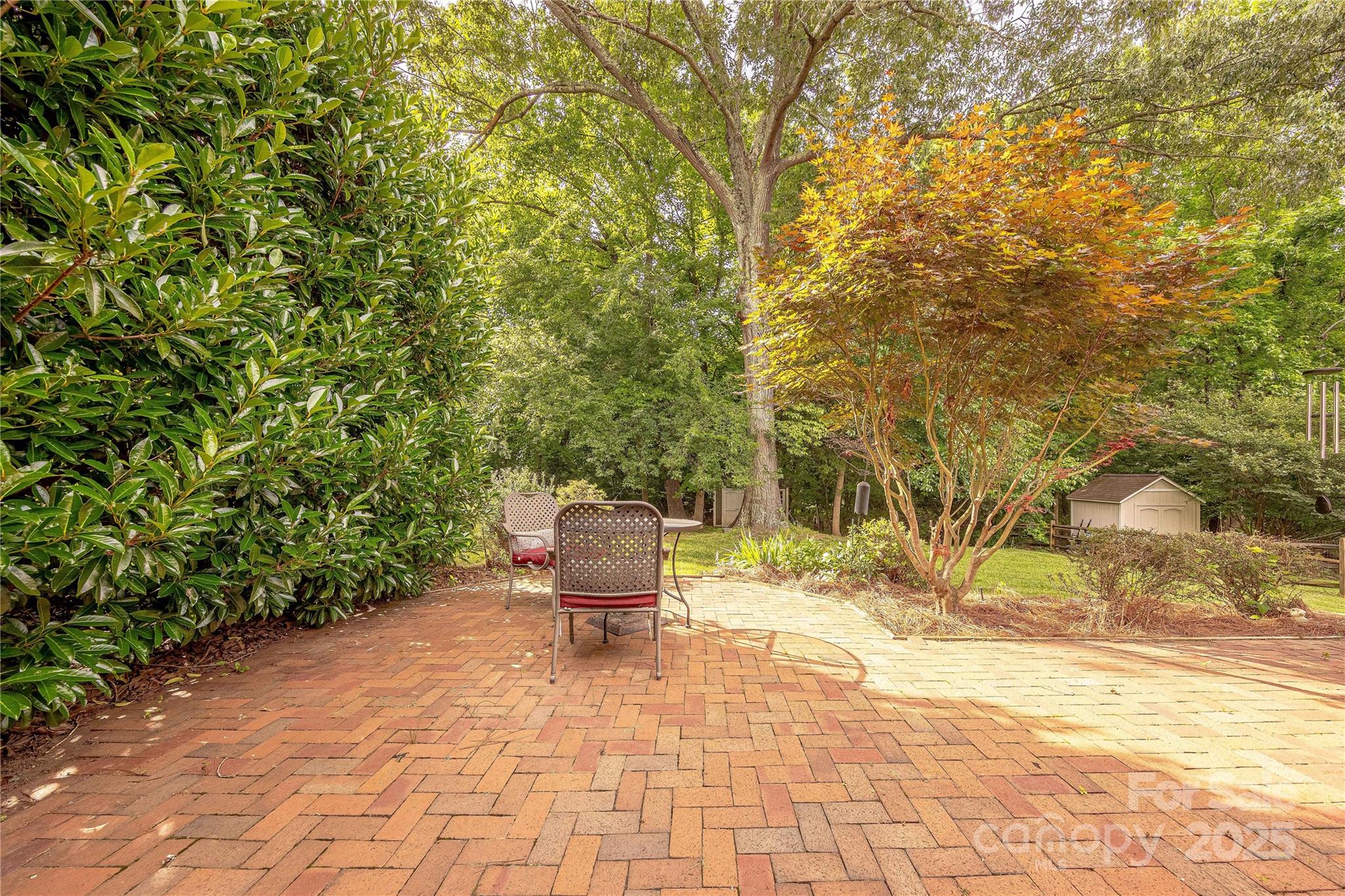901 Clearbrook Road