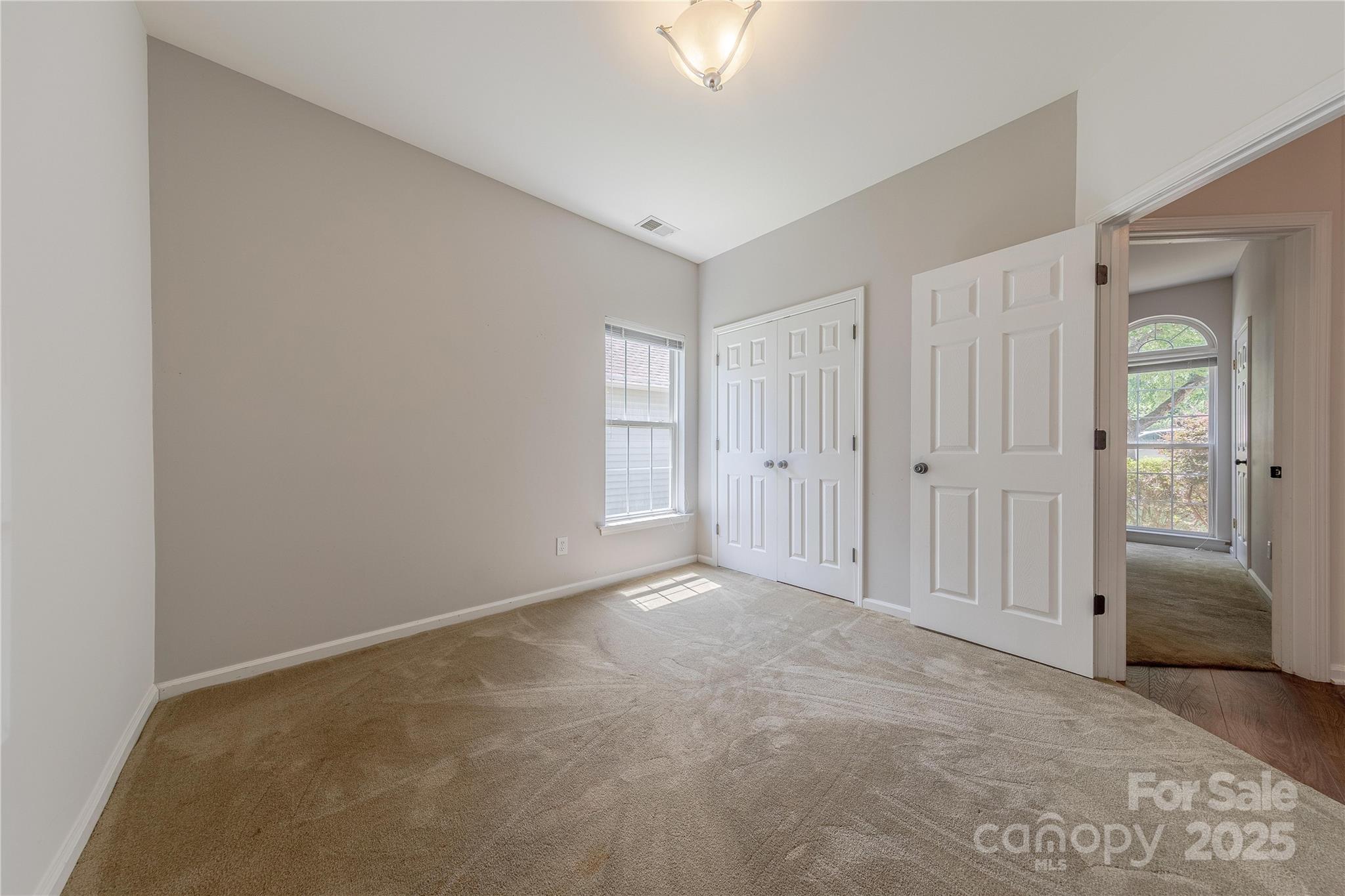 901 Clearbrook Road