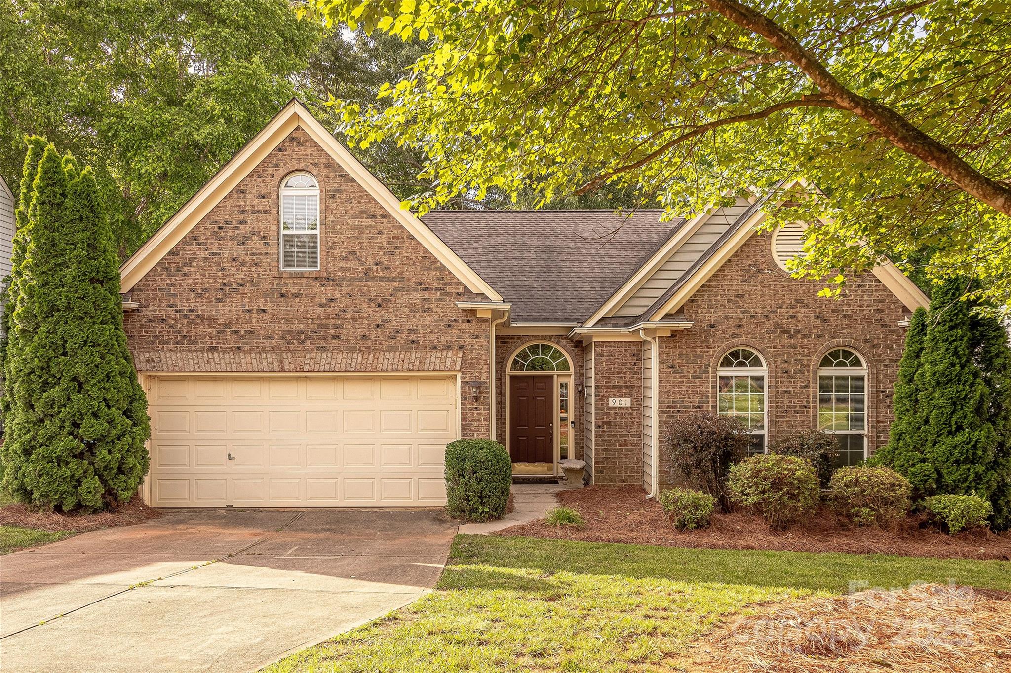 901 Clearbrook Road