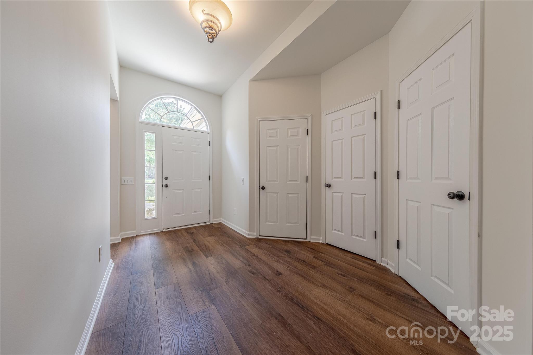 901 Clearbrook Road