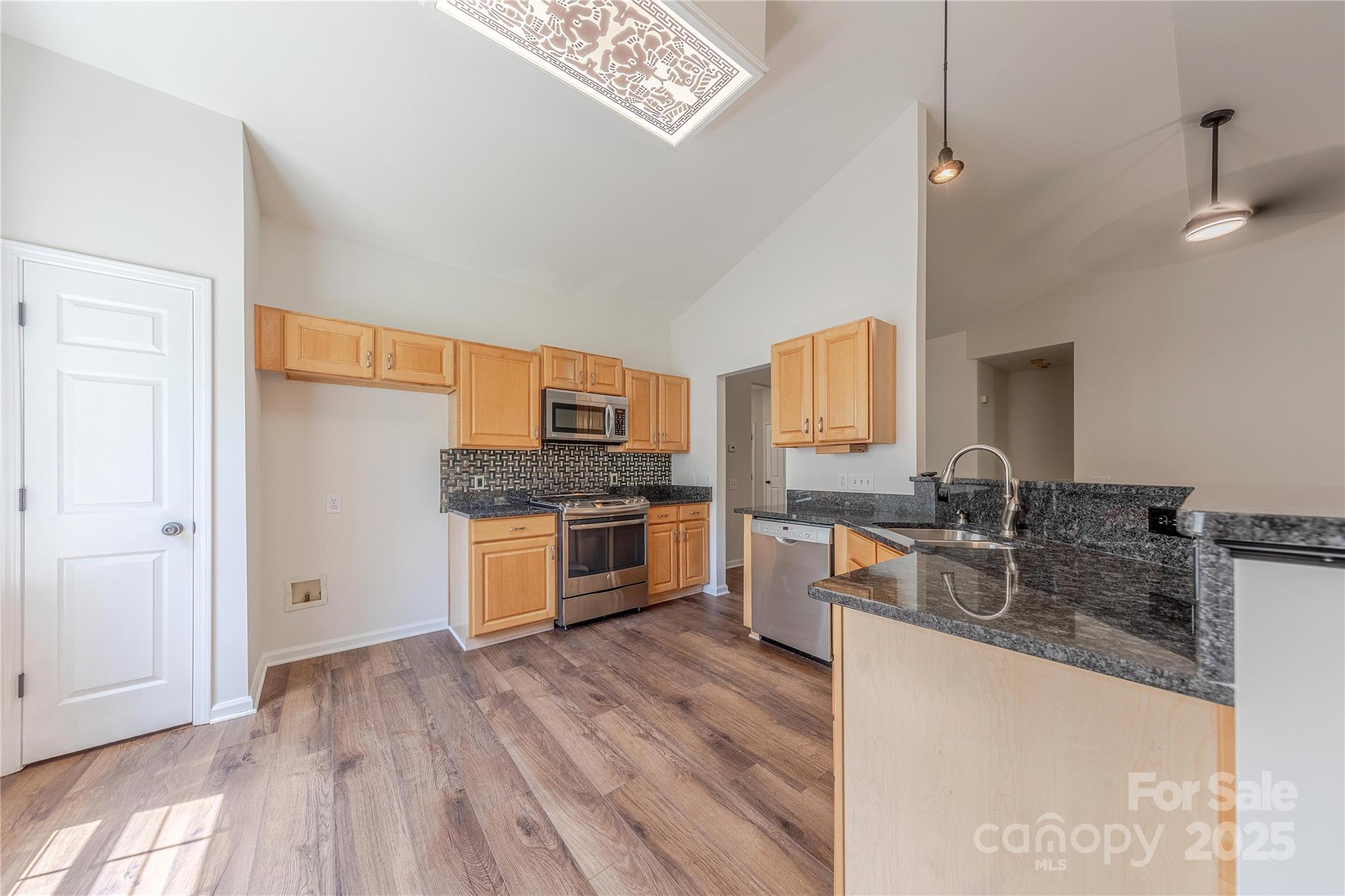 901 Clearbrook Road