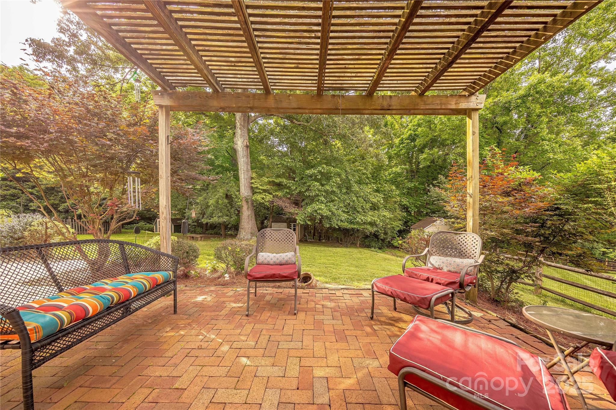 901 Clearbrook Road