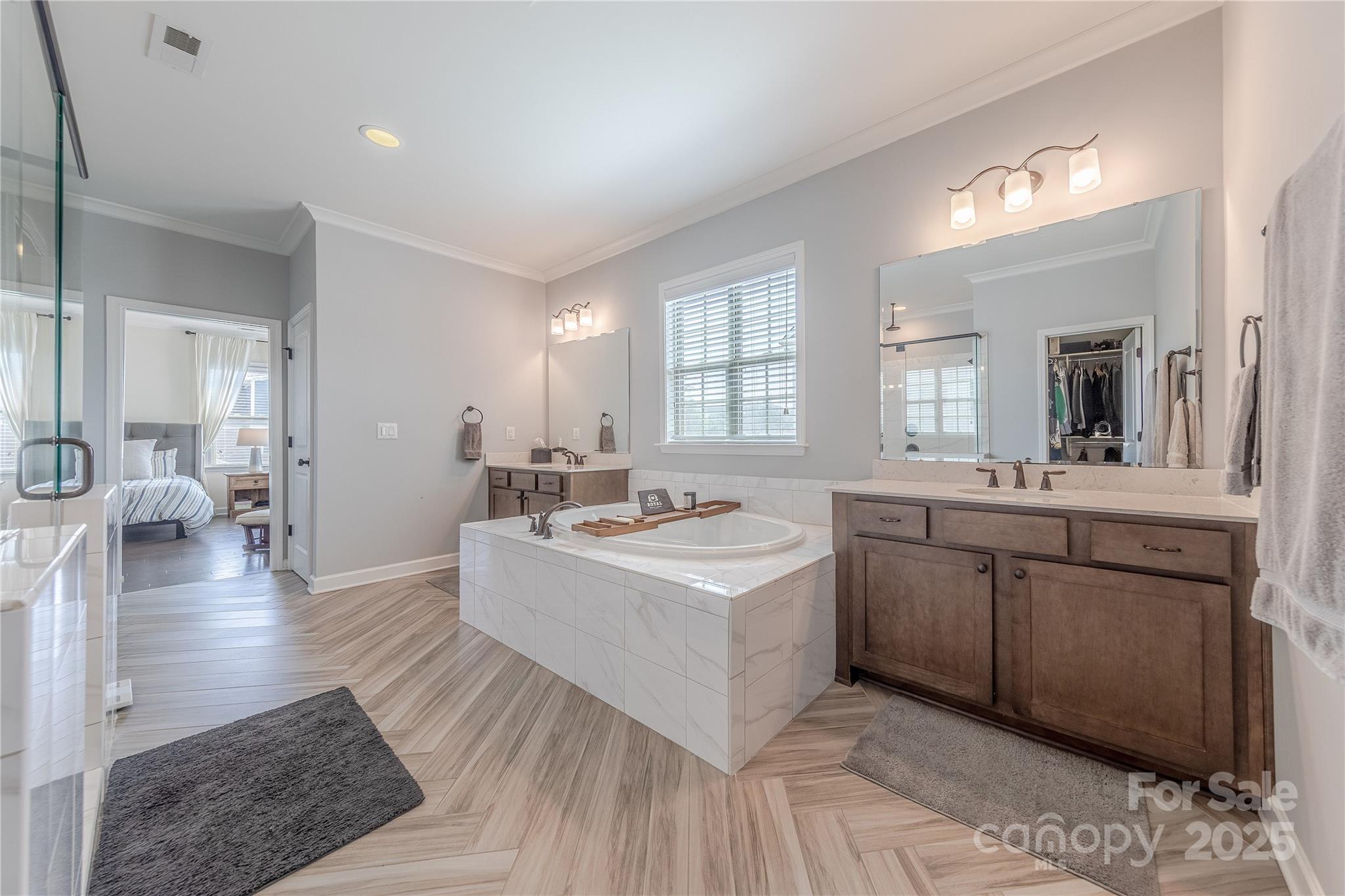 5266 Meadowcroft Way