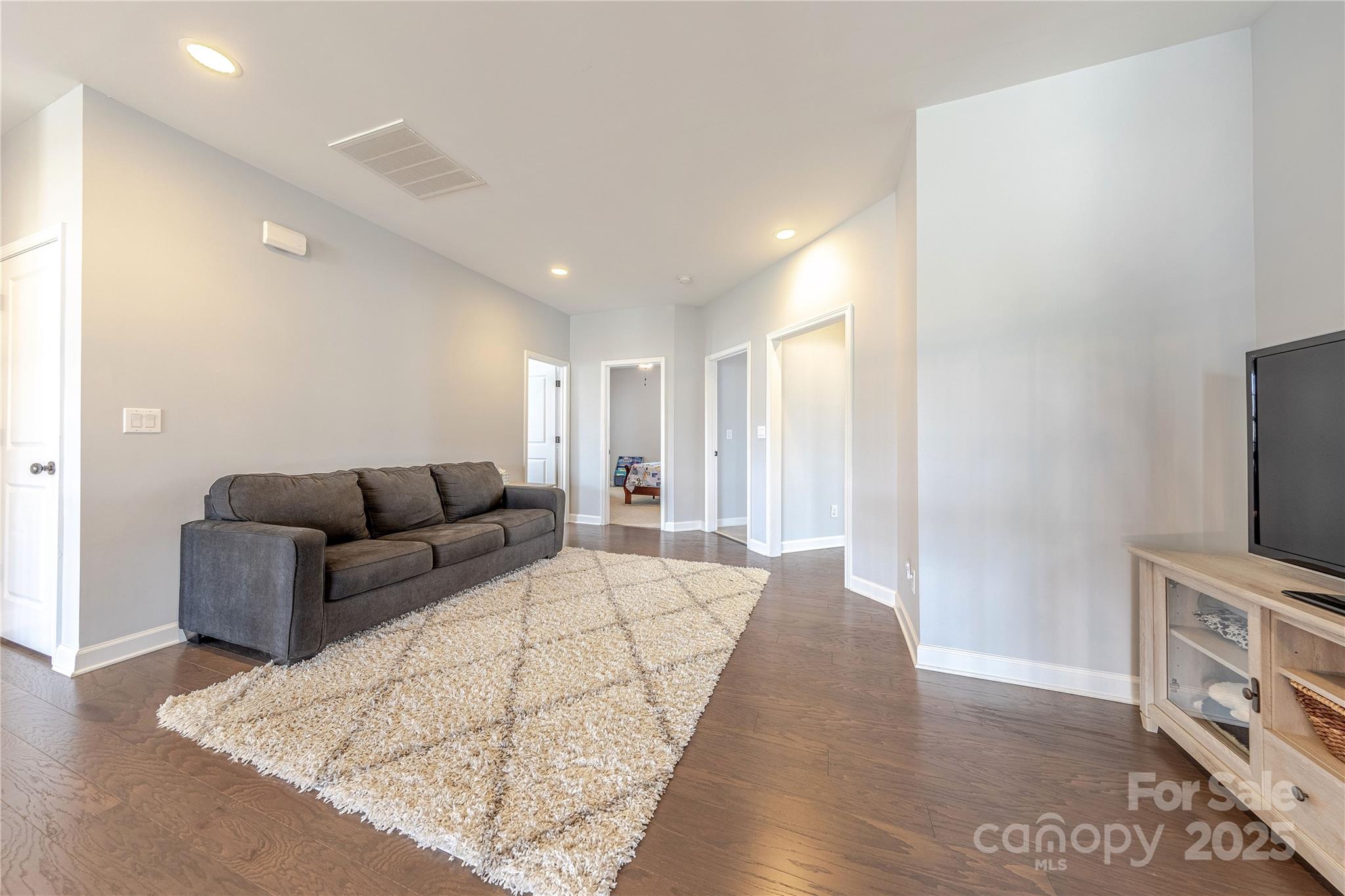 5266 Meadowcroft Way