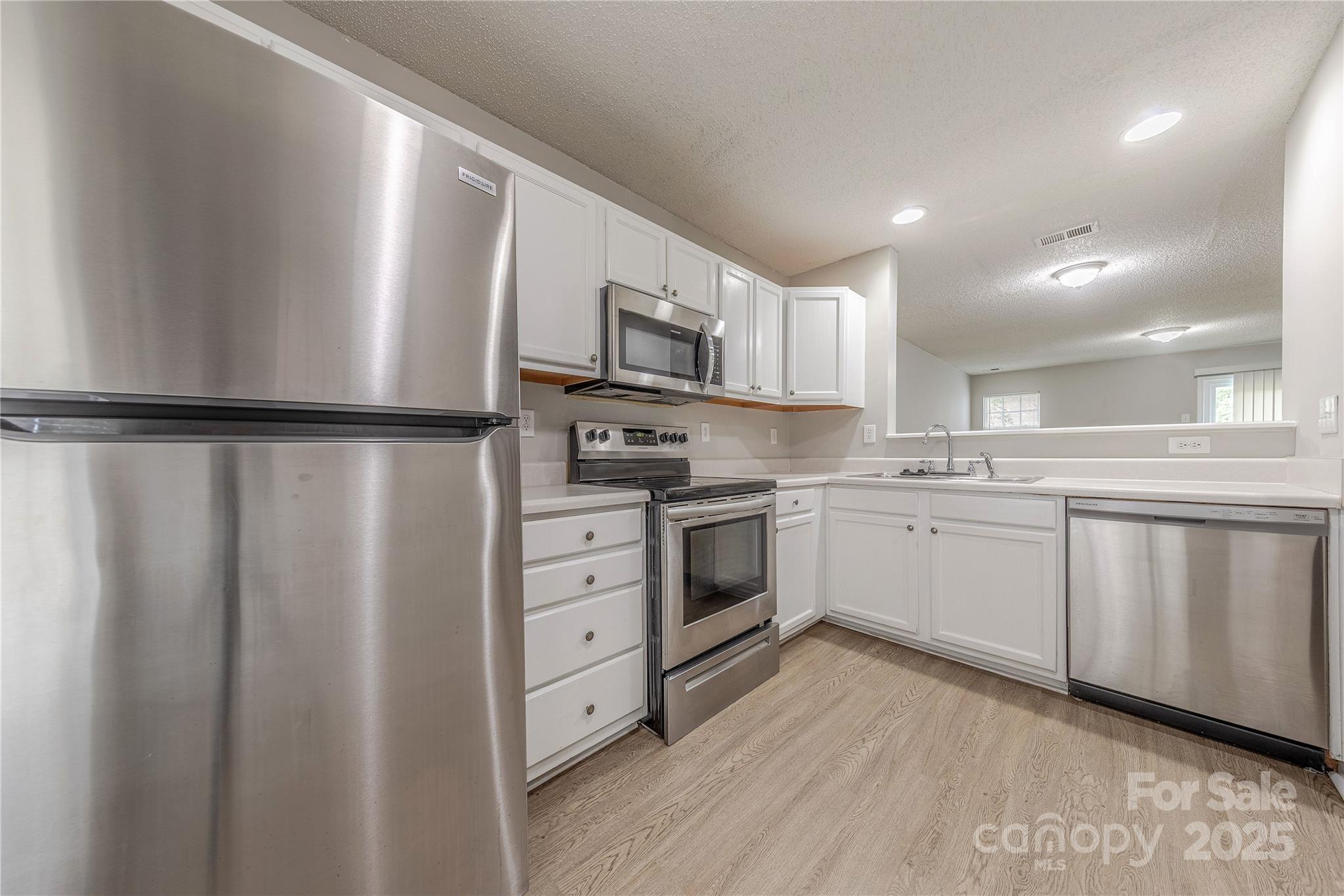 1809 Birch Heights Court