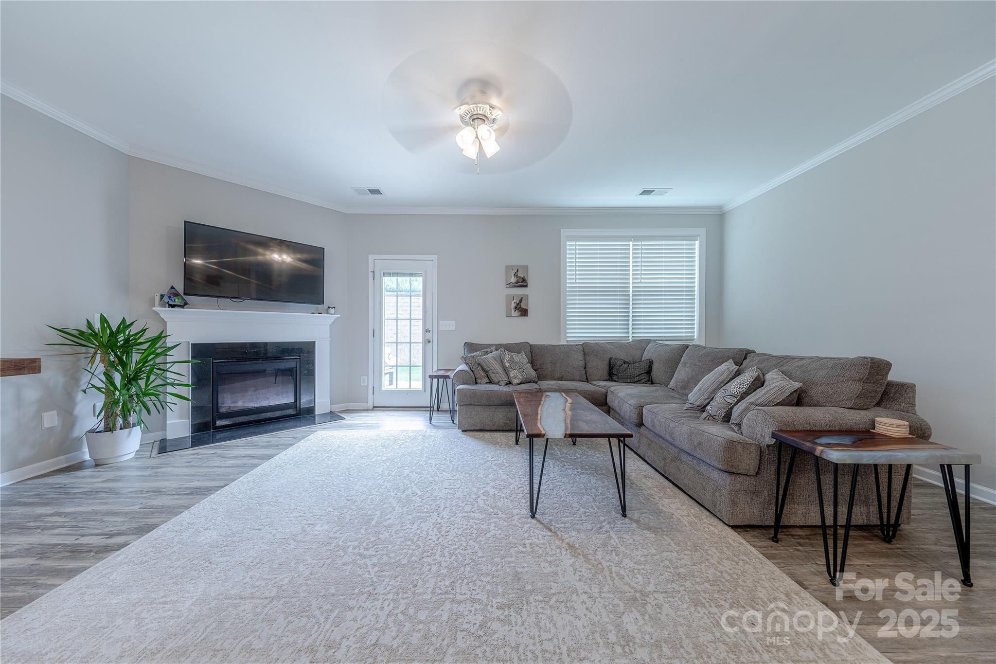 543 Common Raven Court