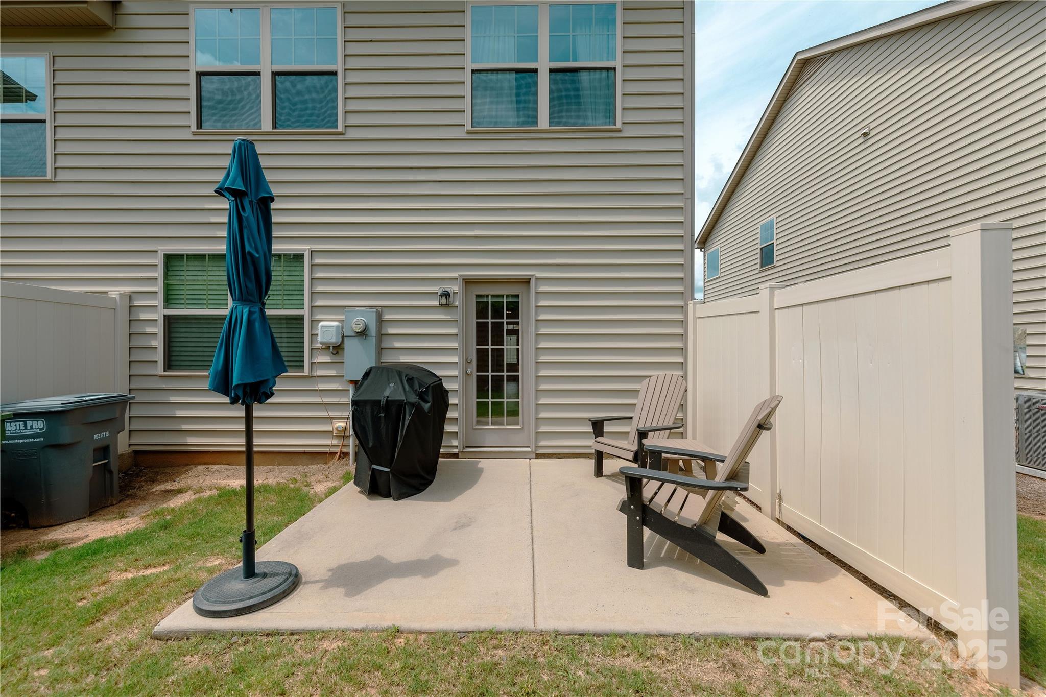 543 Common Raven Court