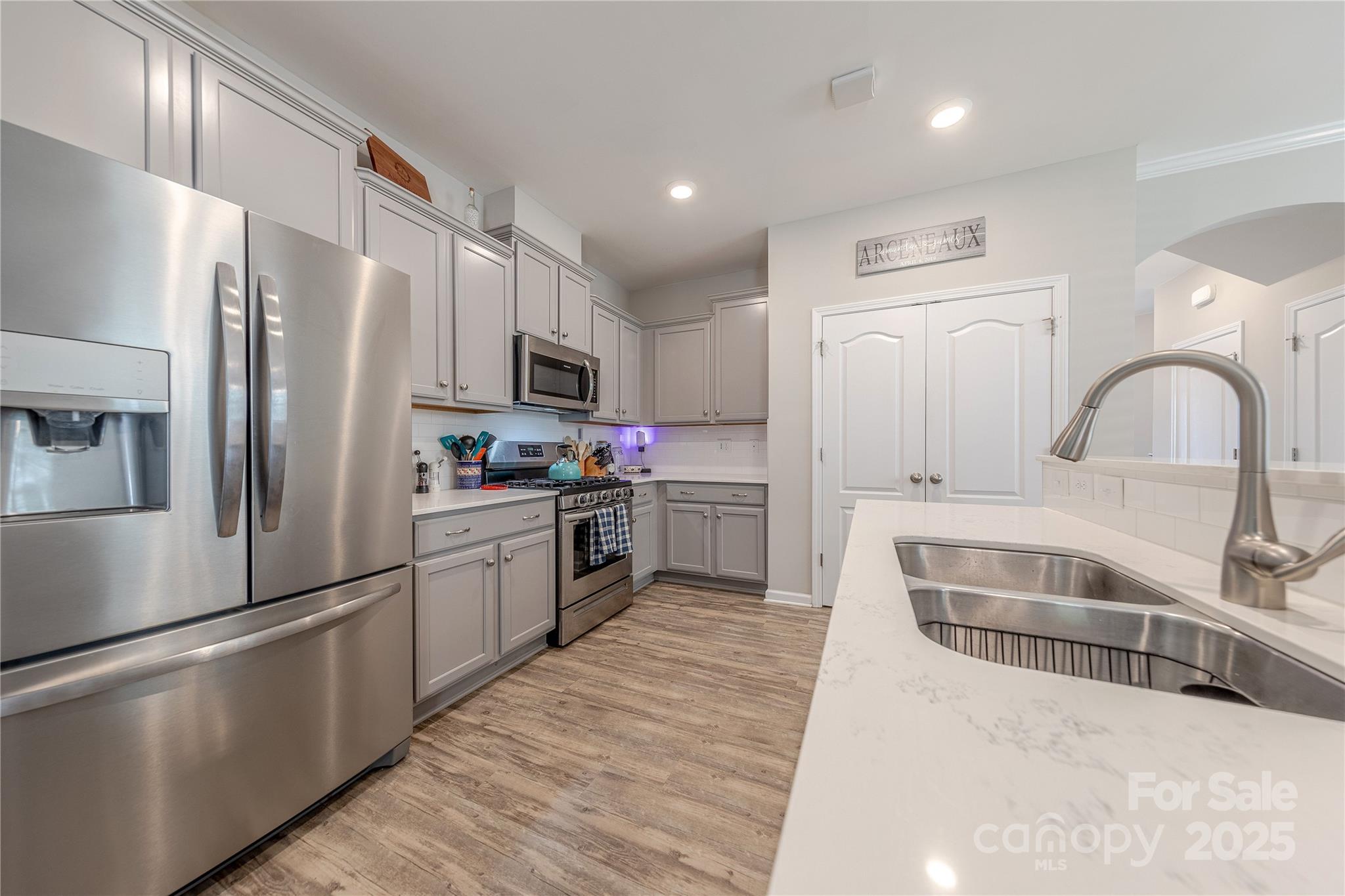 543 Common Raven Court