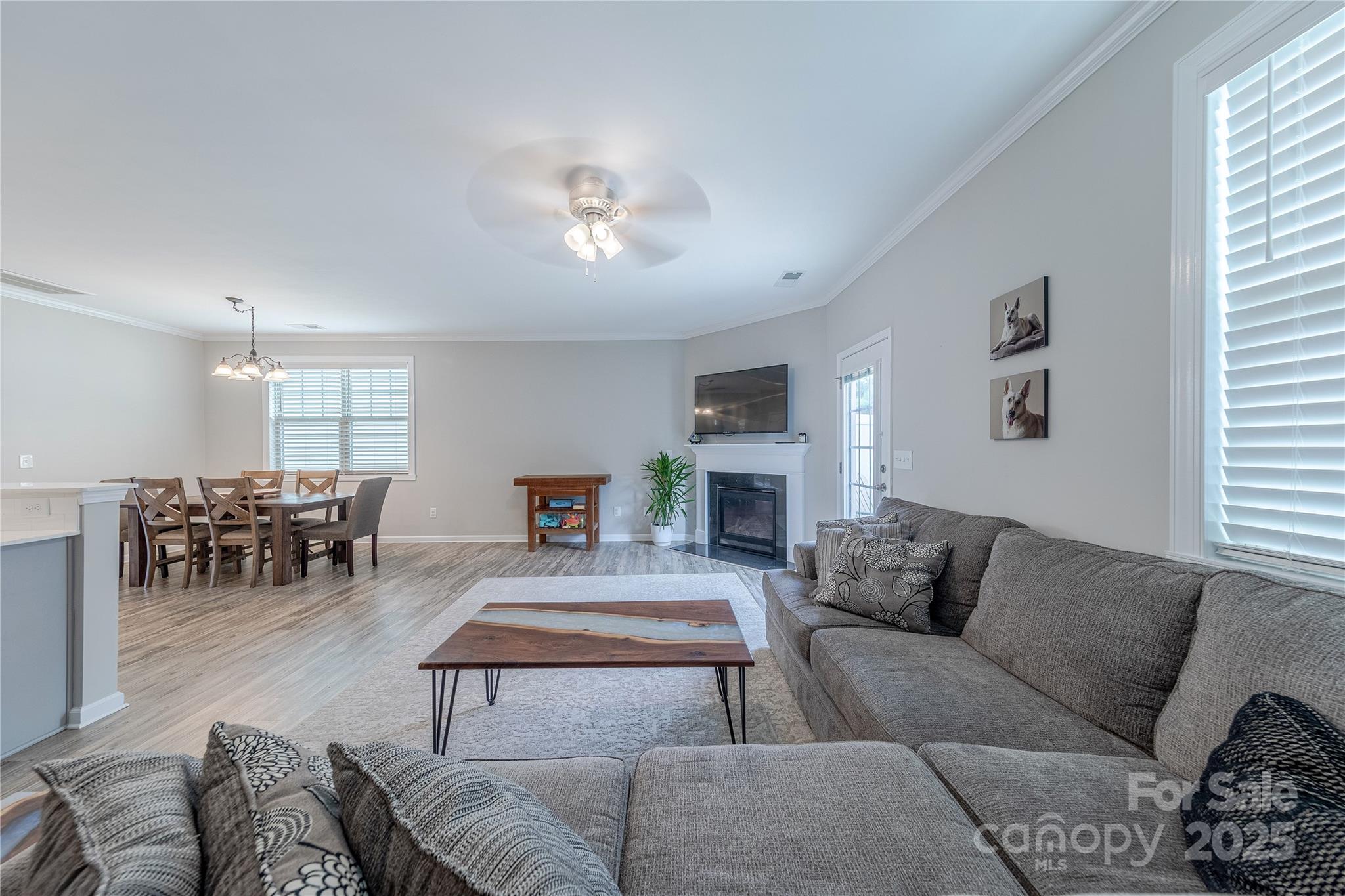 543 Common Raven Court