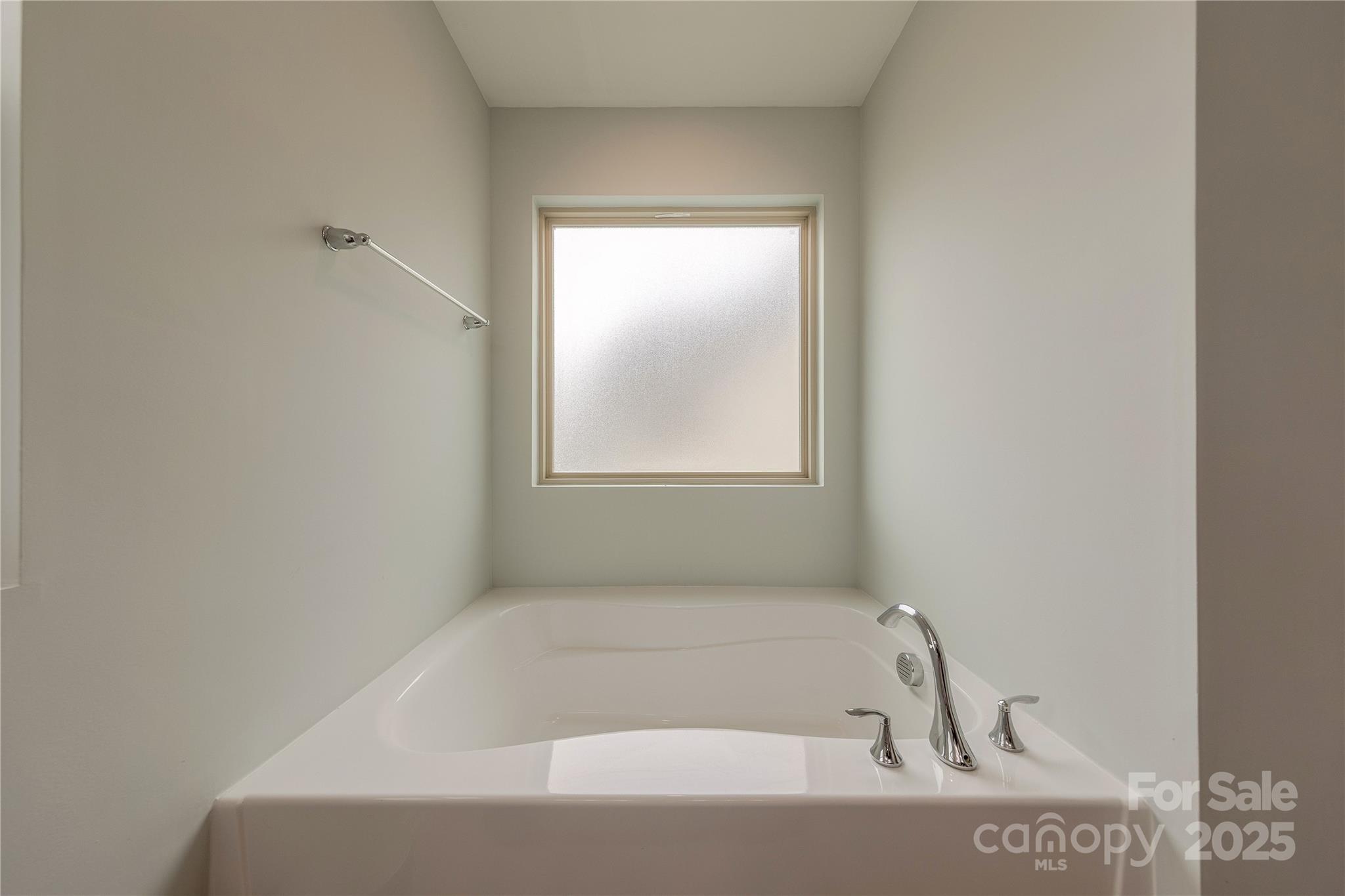 543 Common Raven Court