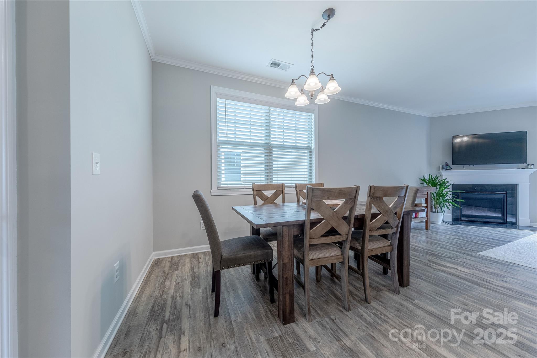 543 Common Raven Court