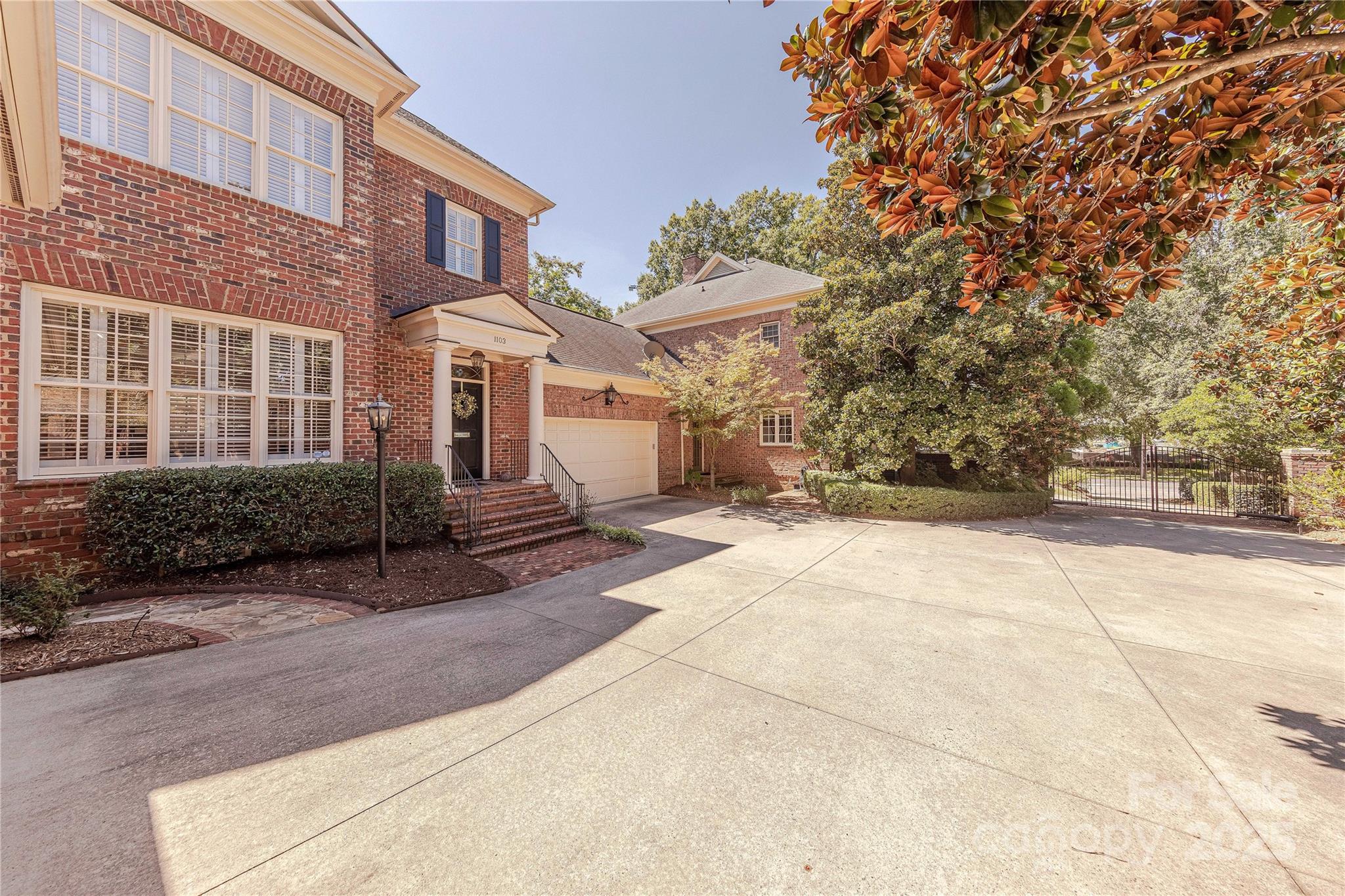 1103 S Kings Drive