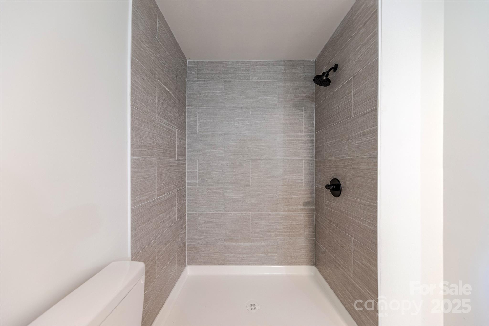 214 E Washington Avenue