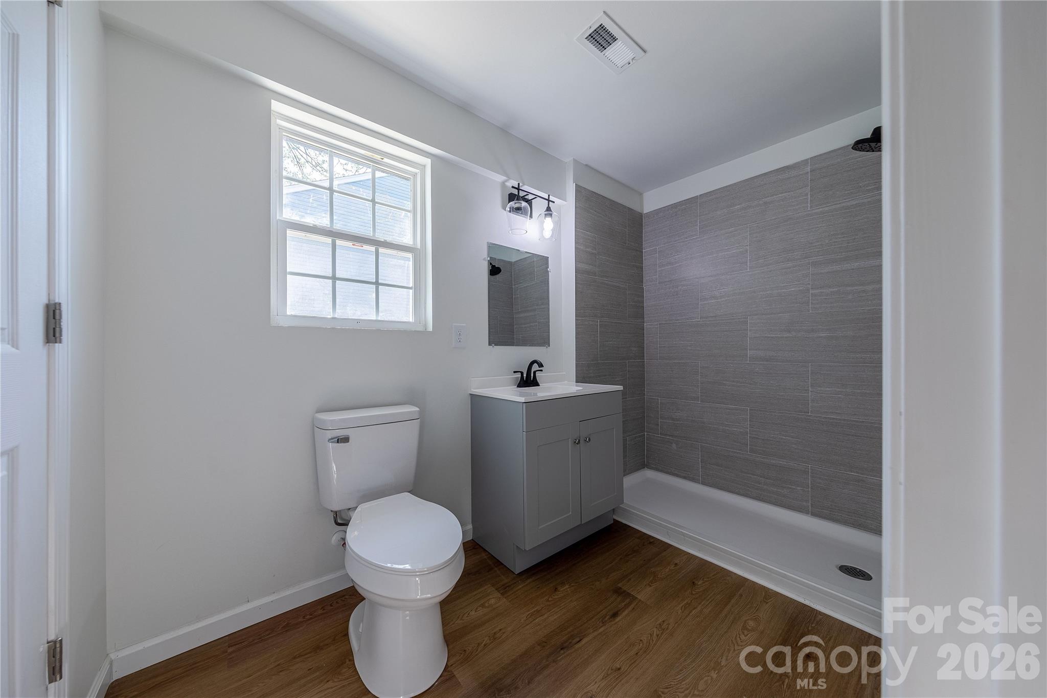 214 E Washington Avenue