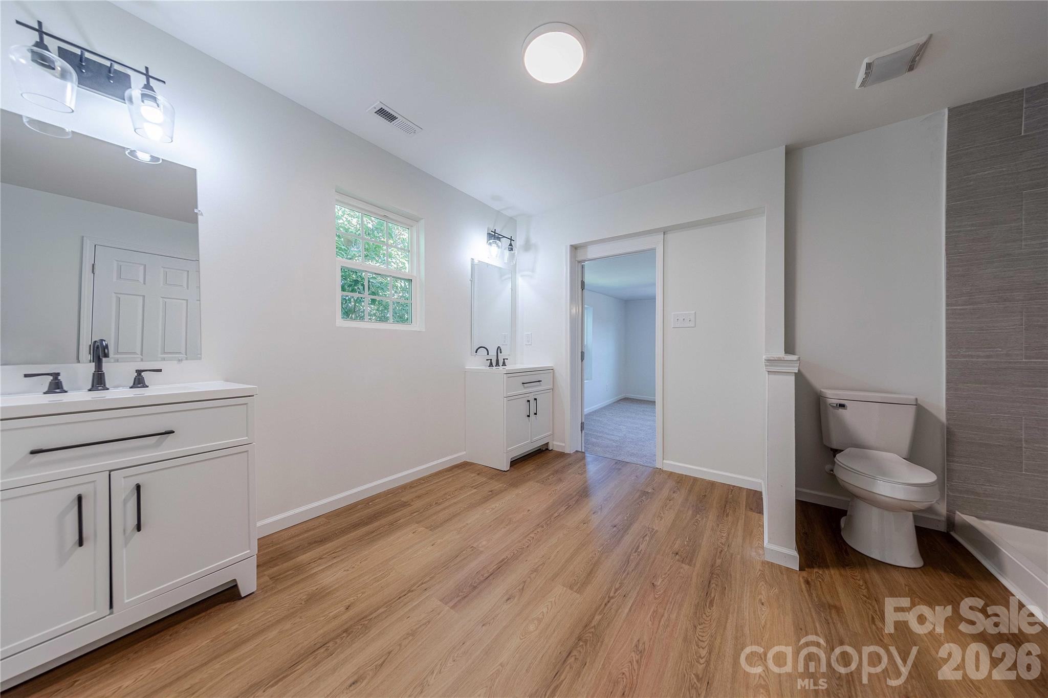 214 E Washington Avenue