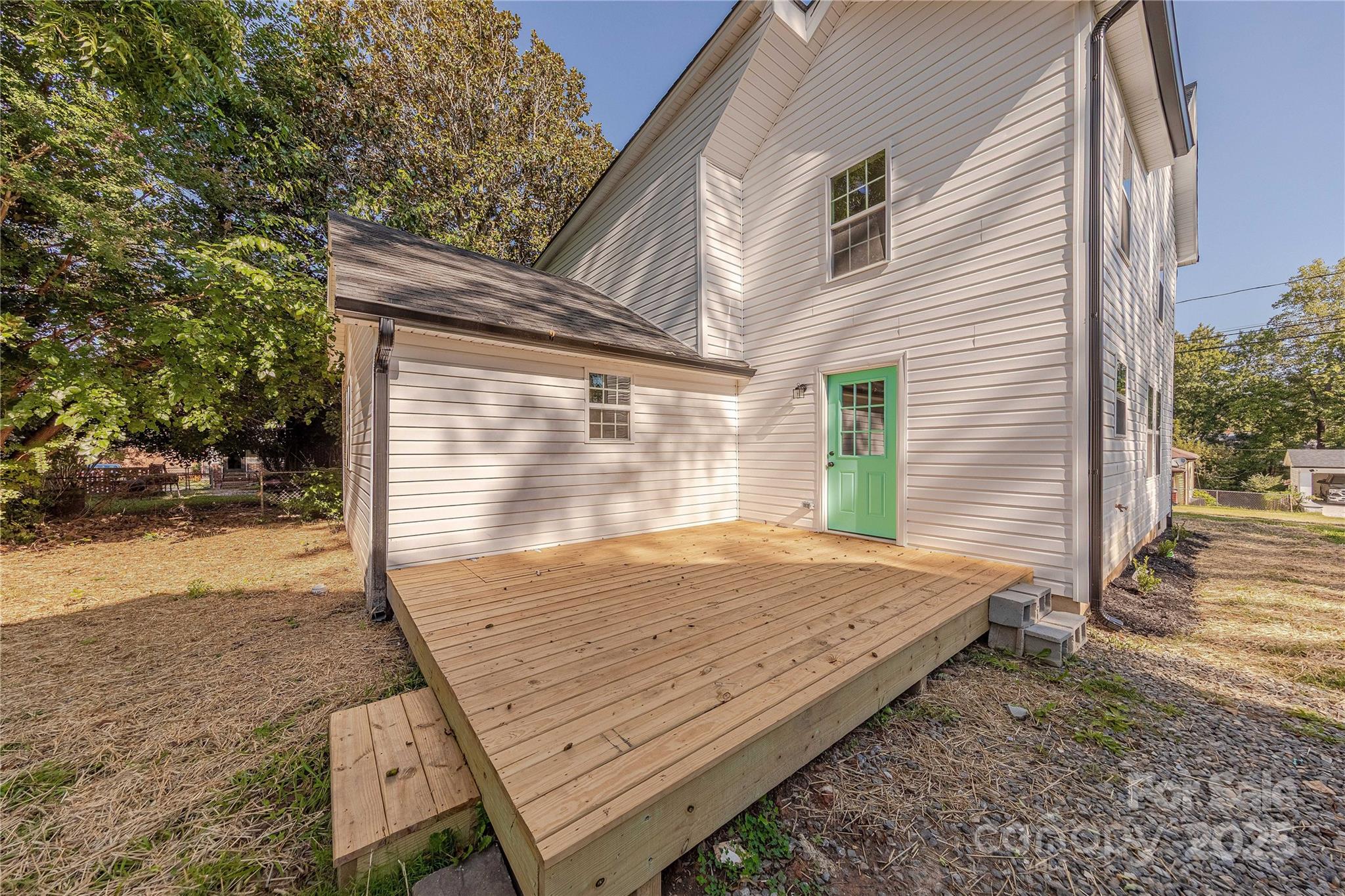 214 E Washington Avenue