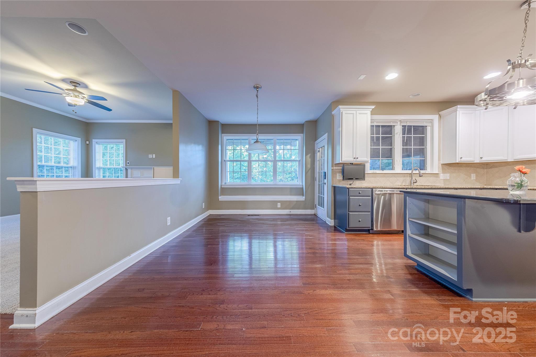 9913 Hazelview Drive