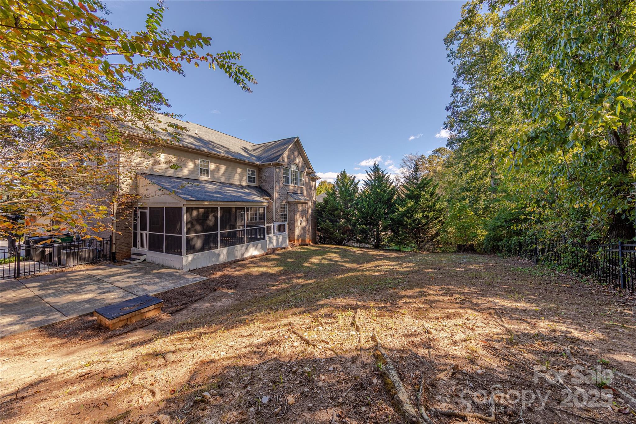 9913 Hazelview Drive