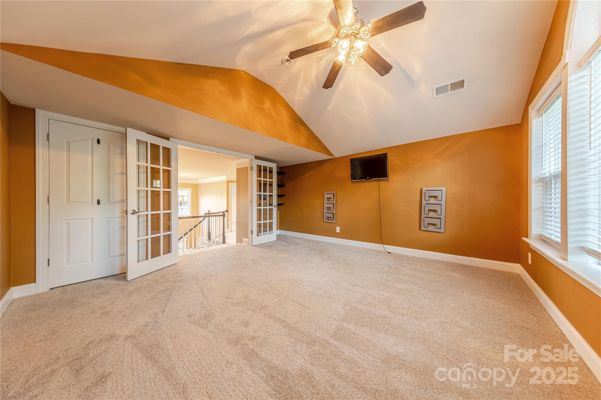 9913 Hazelview Drive