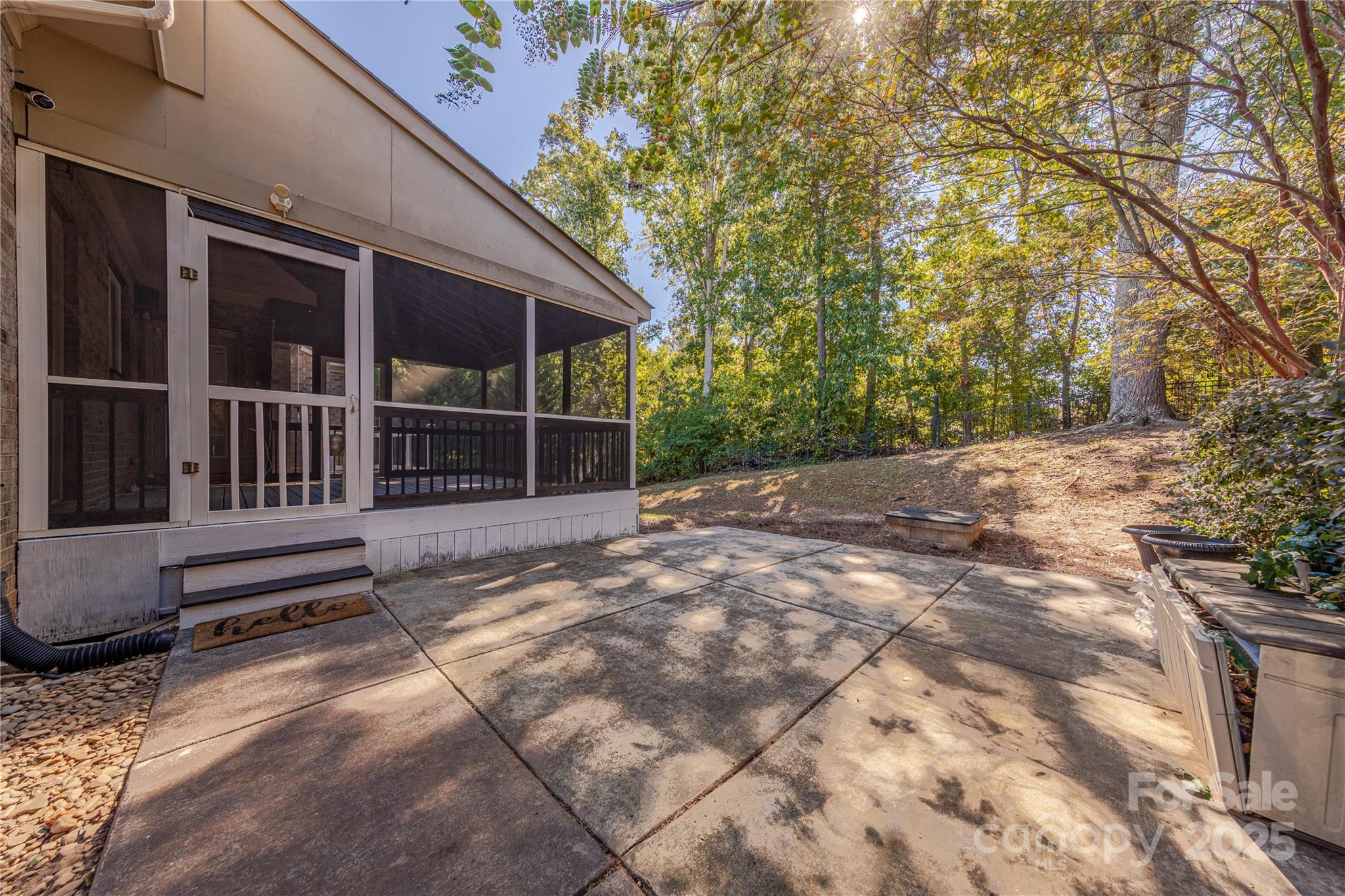 9913 Hazelview Drive