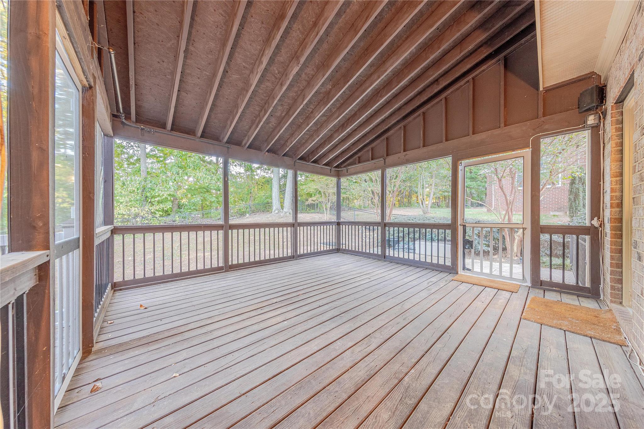 9913 Hazelview Drive