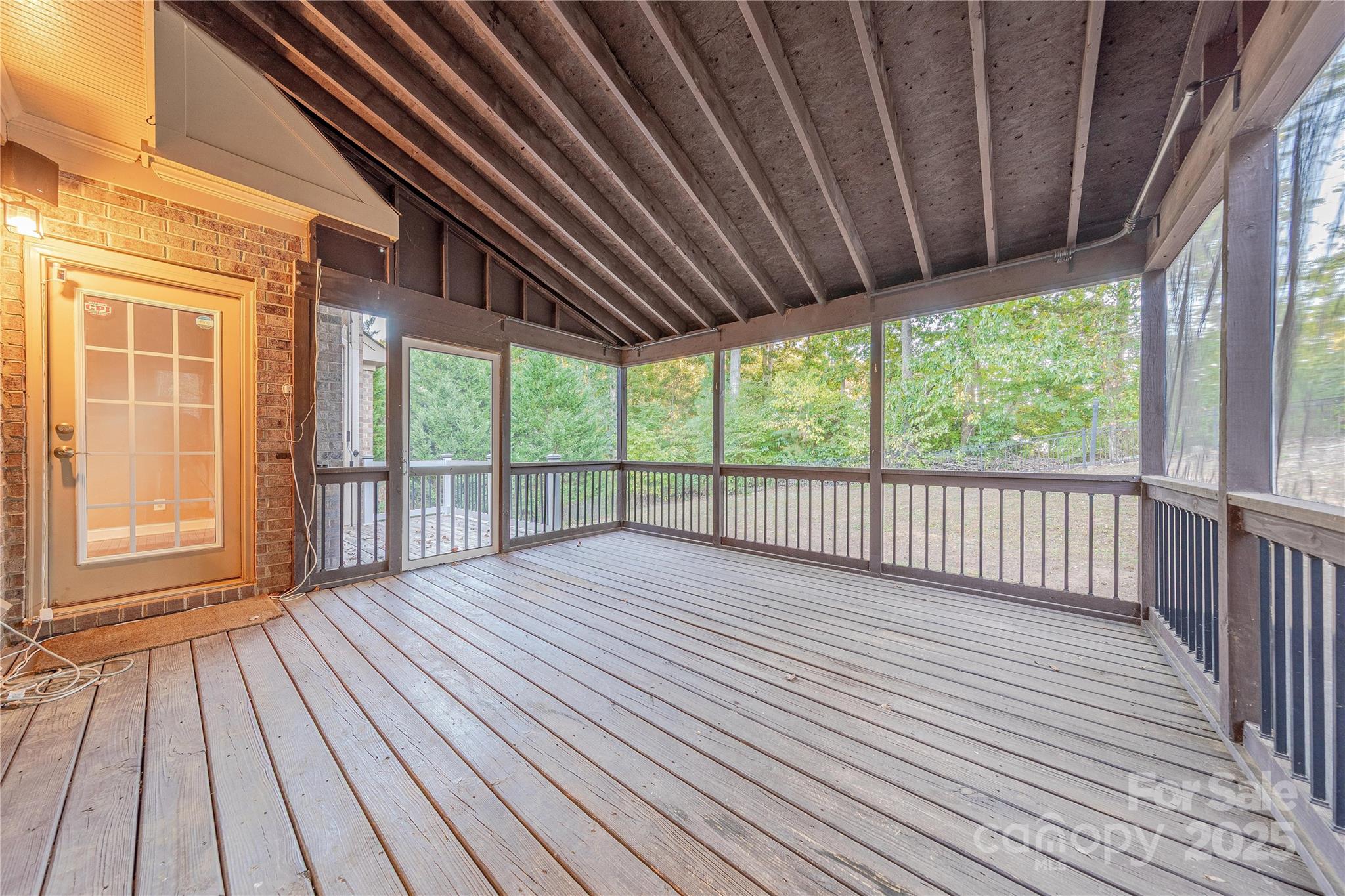 9913 Hazelview Drive